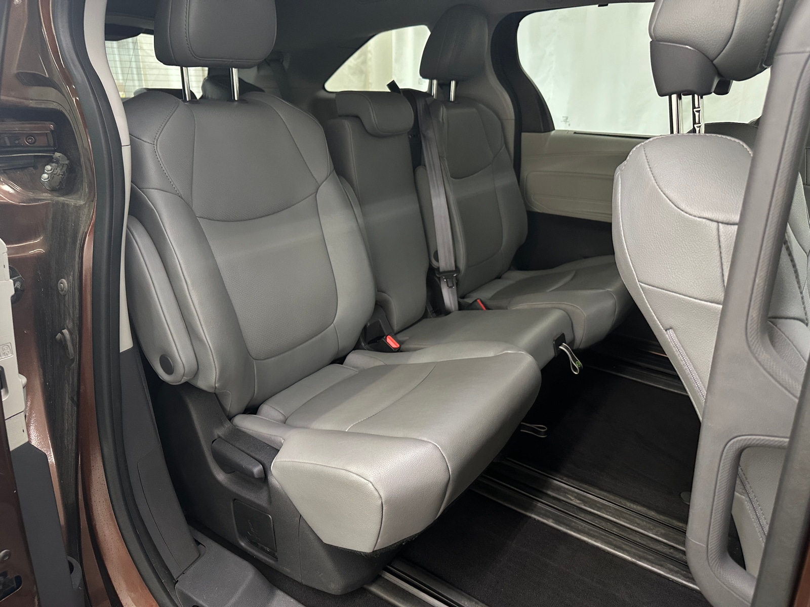 Thumbnail: 2023 Toyota Sienna - 6