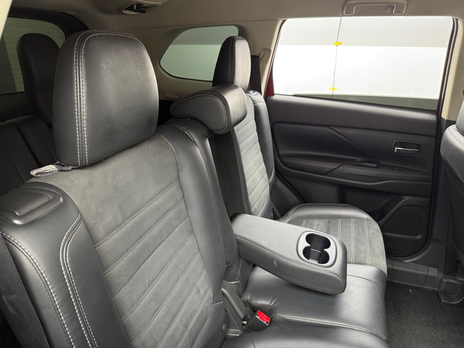 Thumbnail: 2019 Mitsubishi Outlander - 6