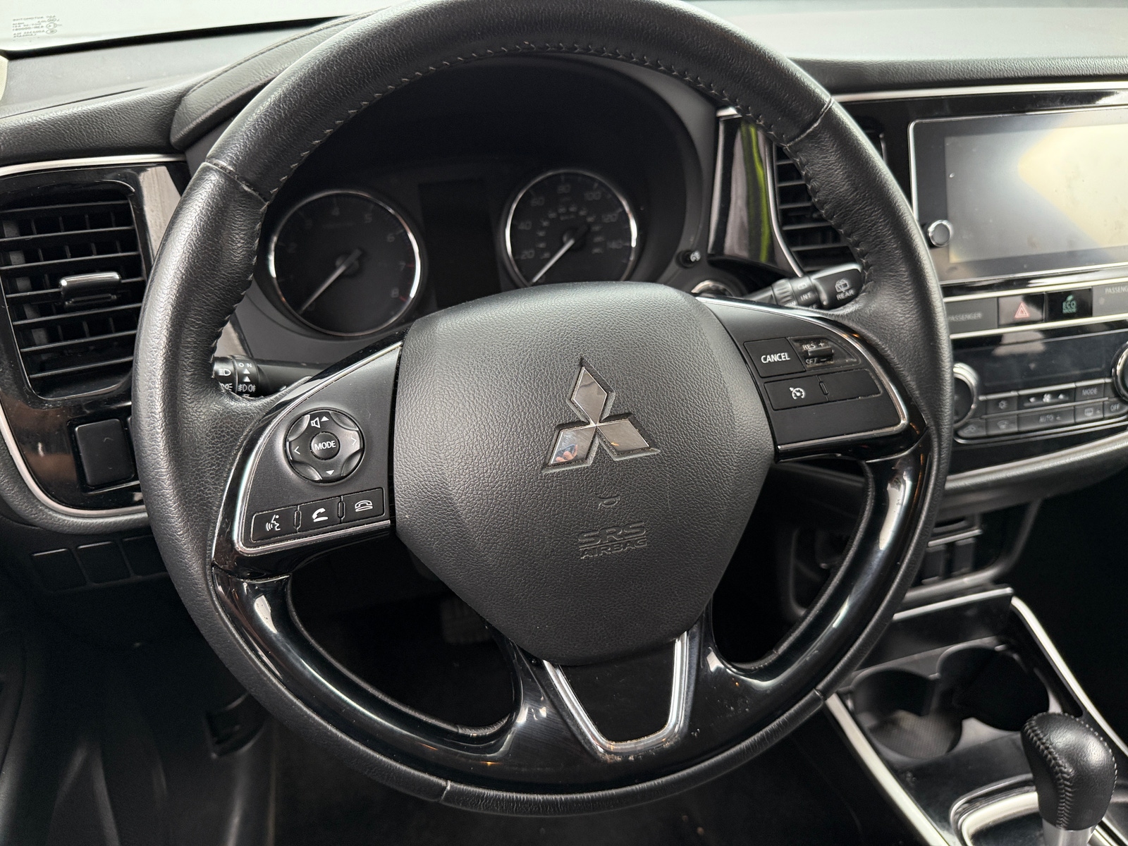 Thumbnail: 2019 Mitsubishi Outlander - 5