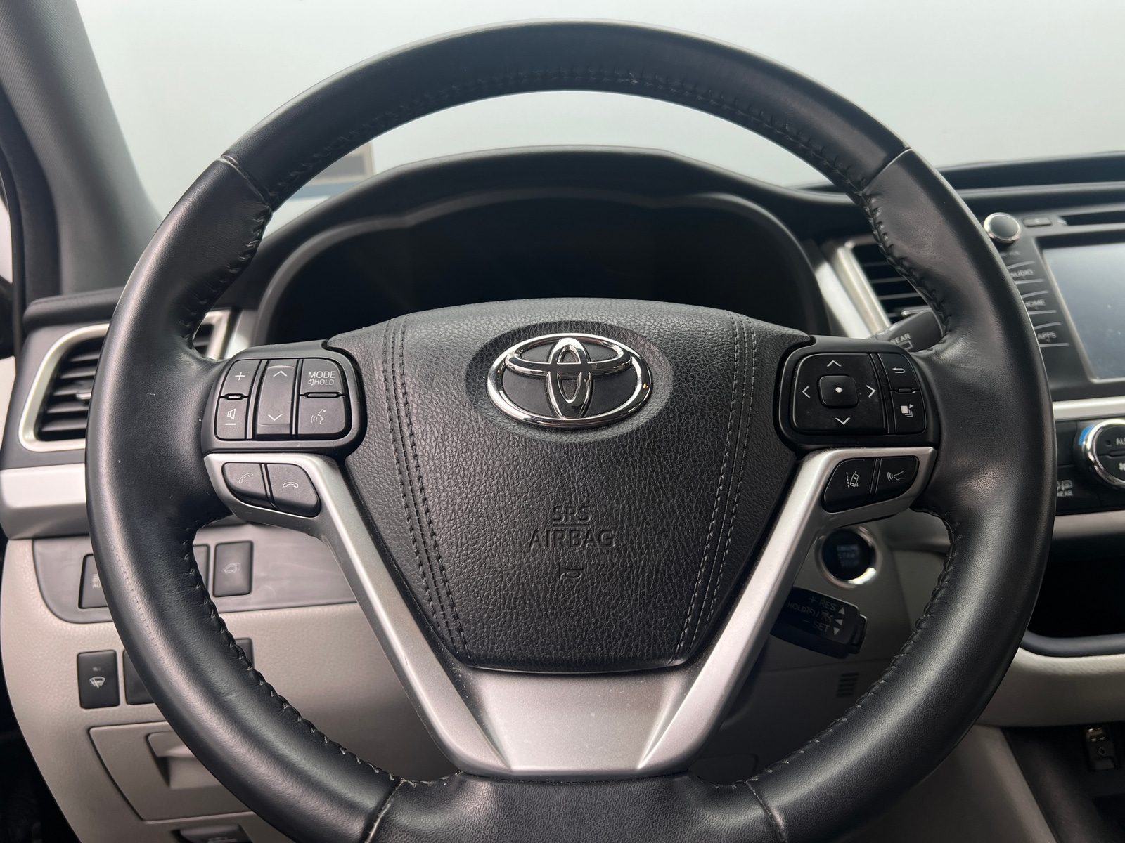 Thumbnail: 2018 Toyota Highlander - 4