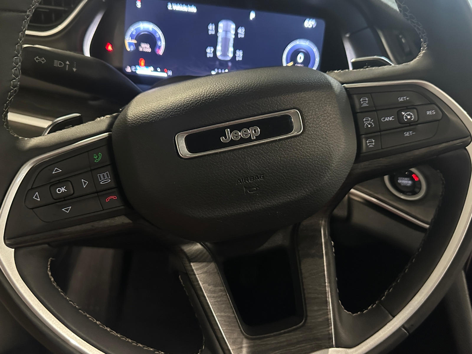 Thumbnail: 2024 Jeep Grand Cherokee - 4