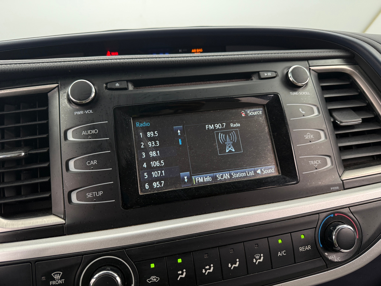 Thumbnail: 2018 Toyota Highlander - 4
