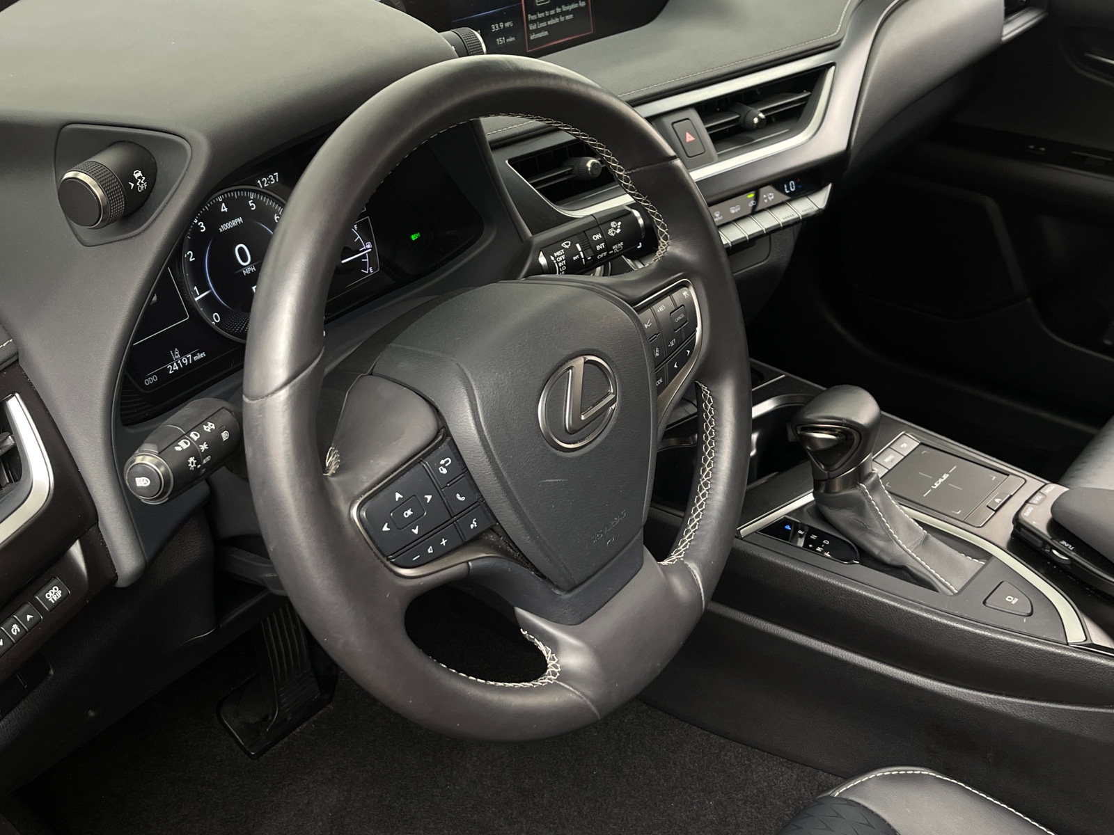 Thumbnail: 2019 Lexus UX - 4