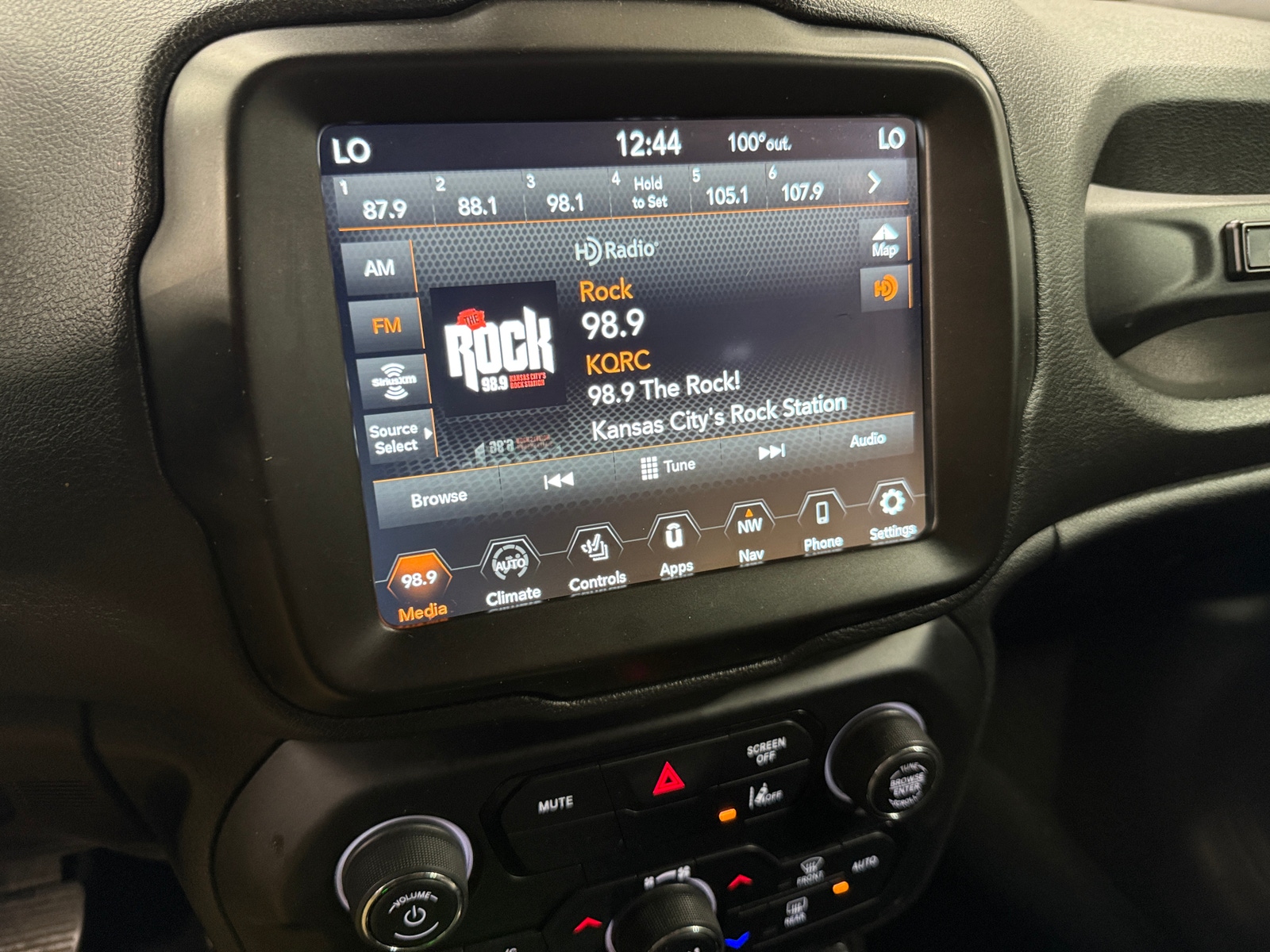 Thumbnail: 2021 Jeep Renegade - 4