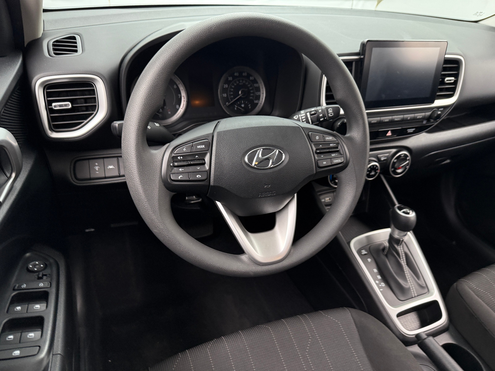 Thumbnail: 2022 Hyundai Venue - 5