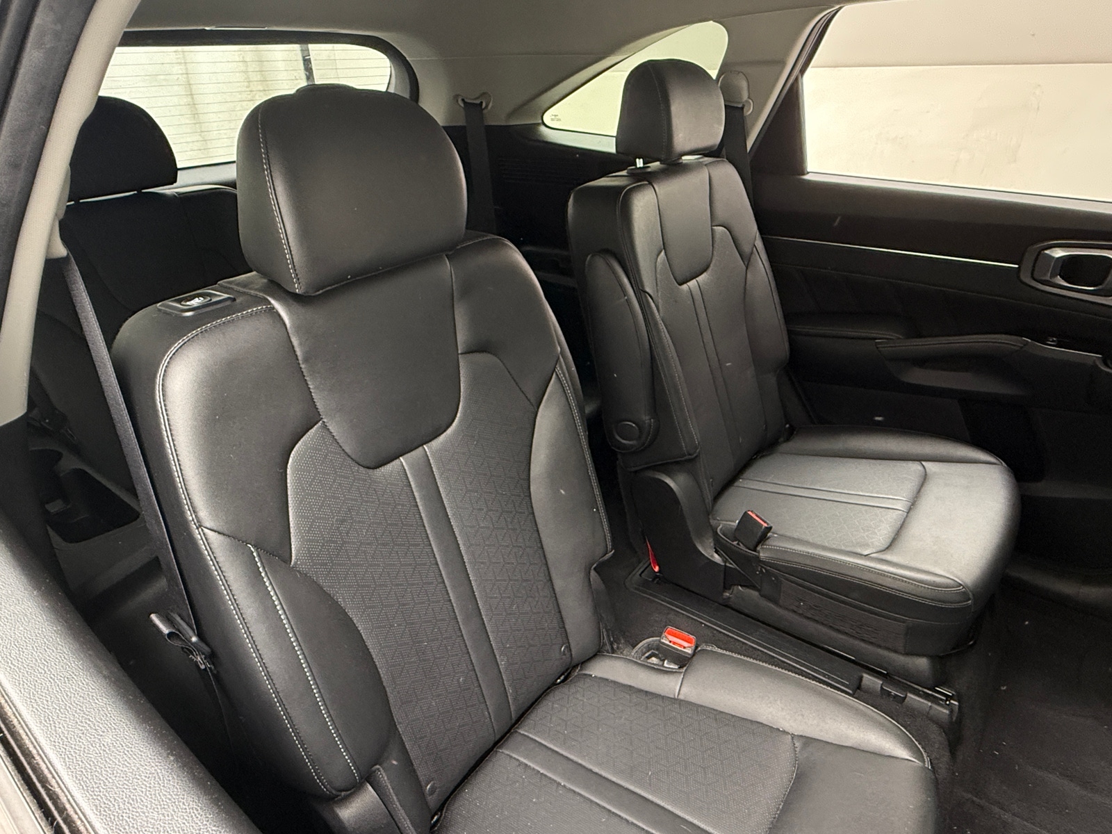 Thumbnail: 2023 Kia Sorento - 5