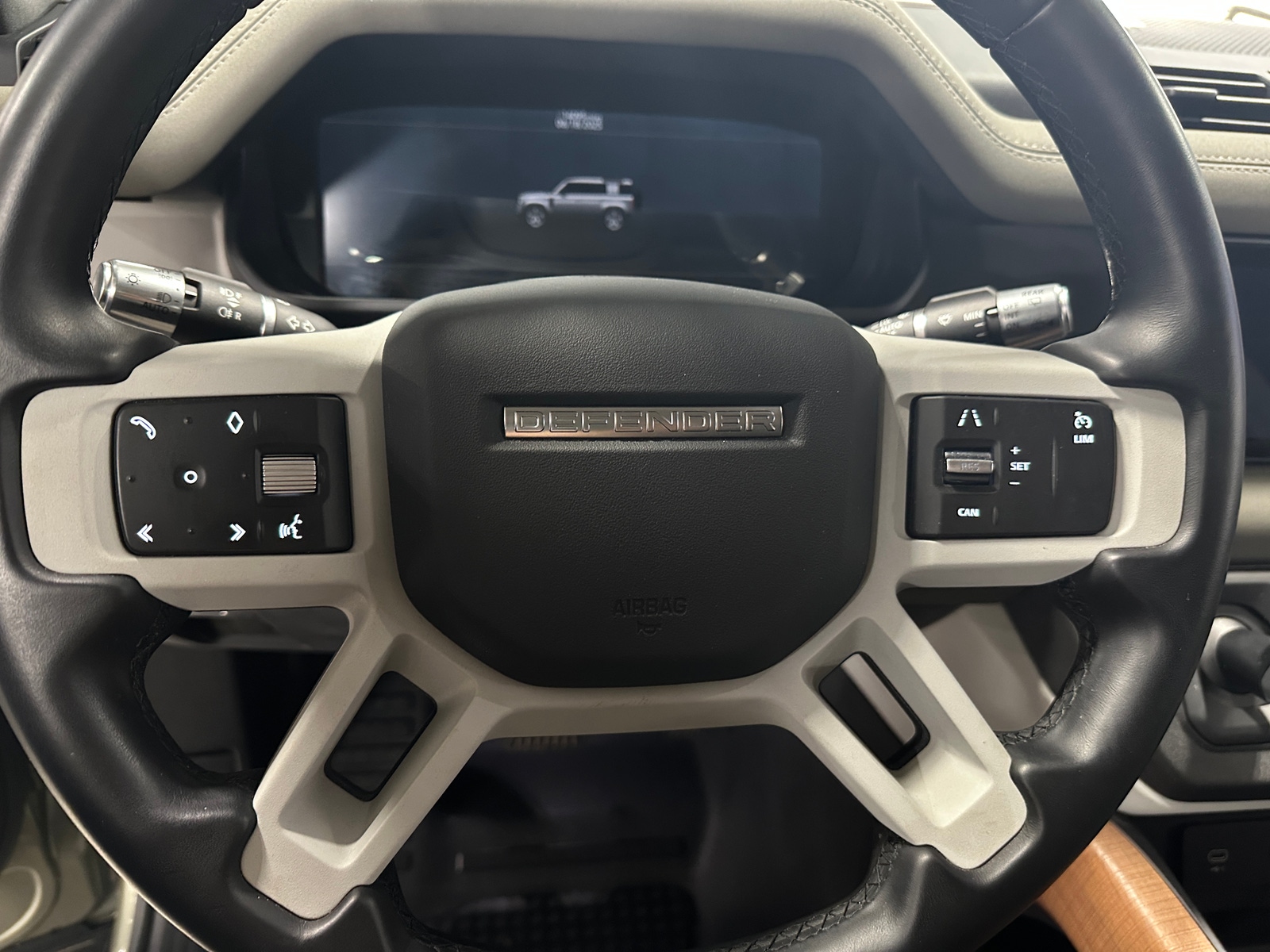 Thumbnail: 2021 Land Rover Defender - 4