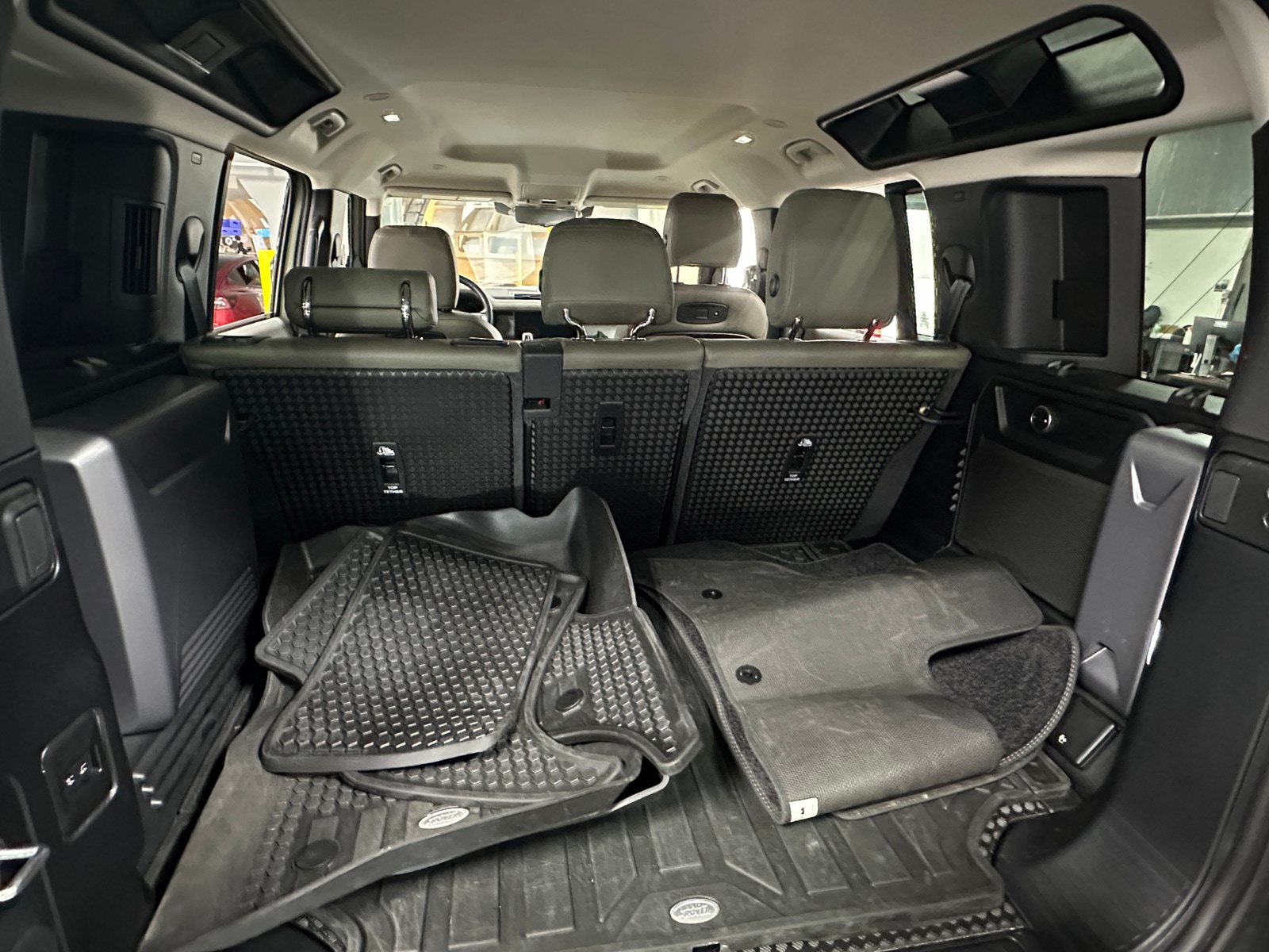 Thumbnail: 2021 Land Rover Defender - 6
