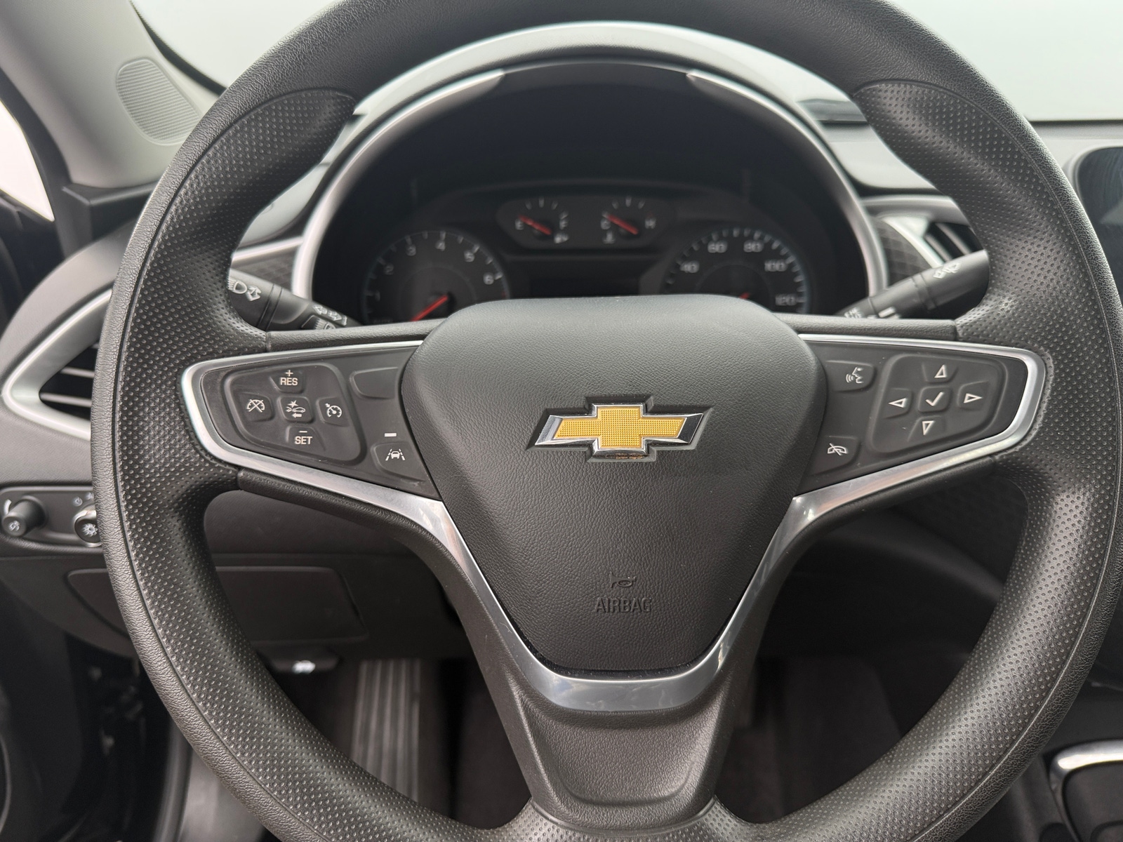 Thumbnail: 2023 Chevrolet Malibu - 5