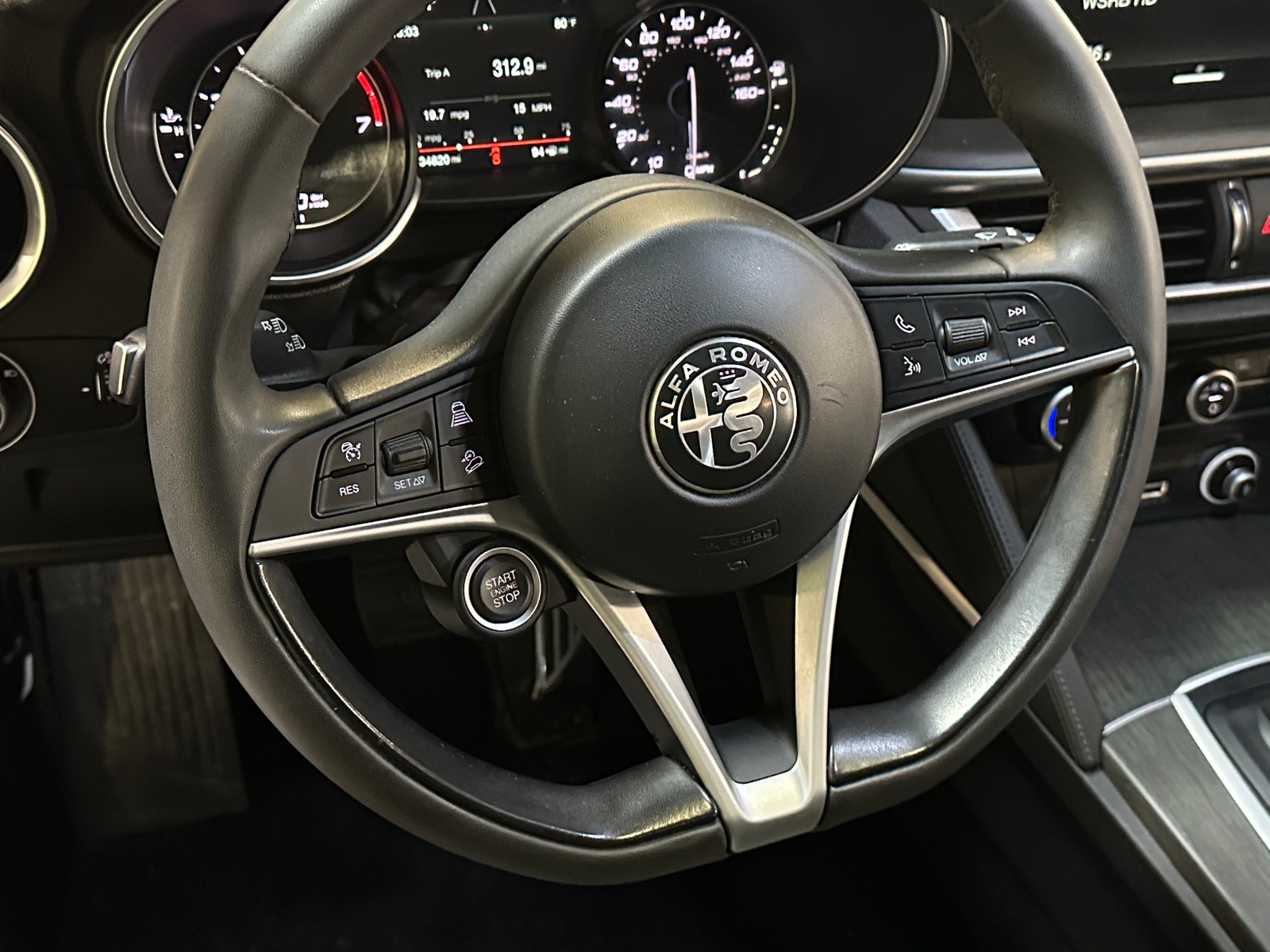 Thumbnail: 2018 Alfa Romeo Stelvio - 4