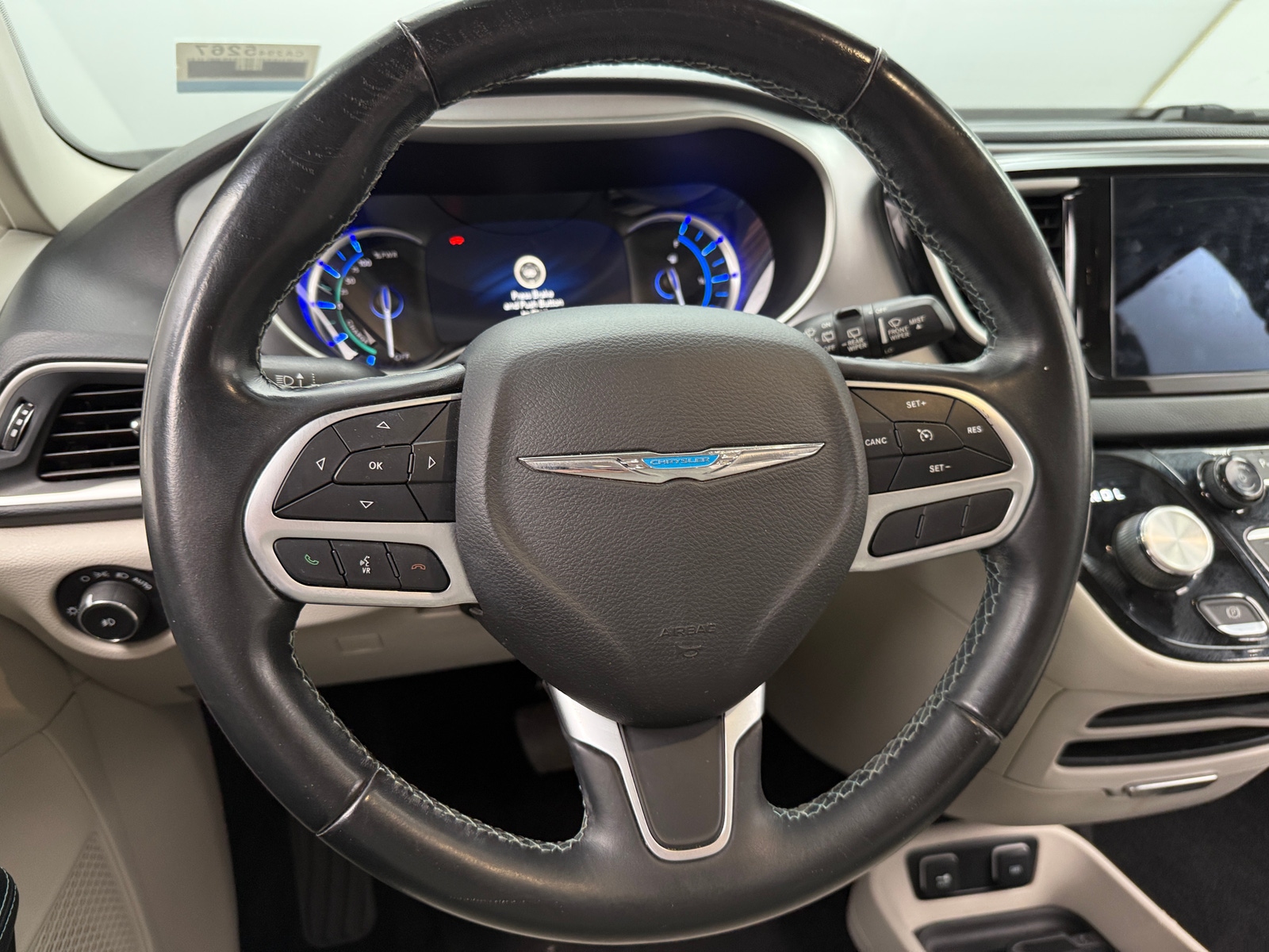 Thumbnail: 2018 Chrysler Pacifica - 4