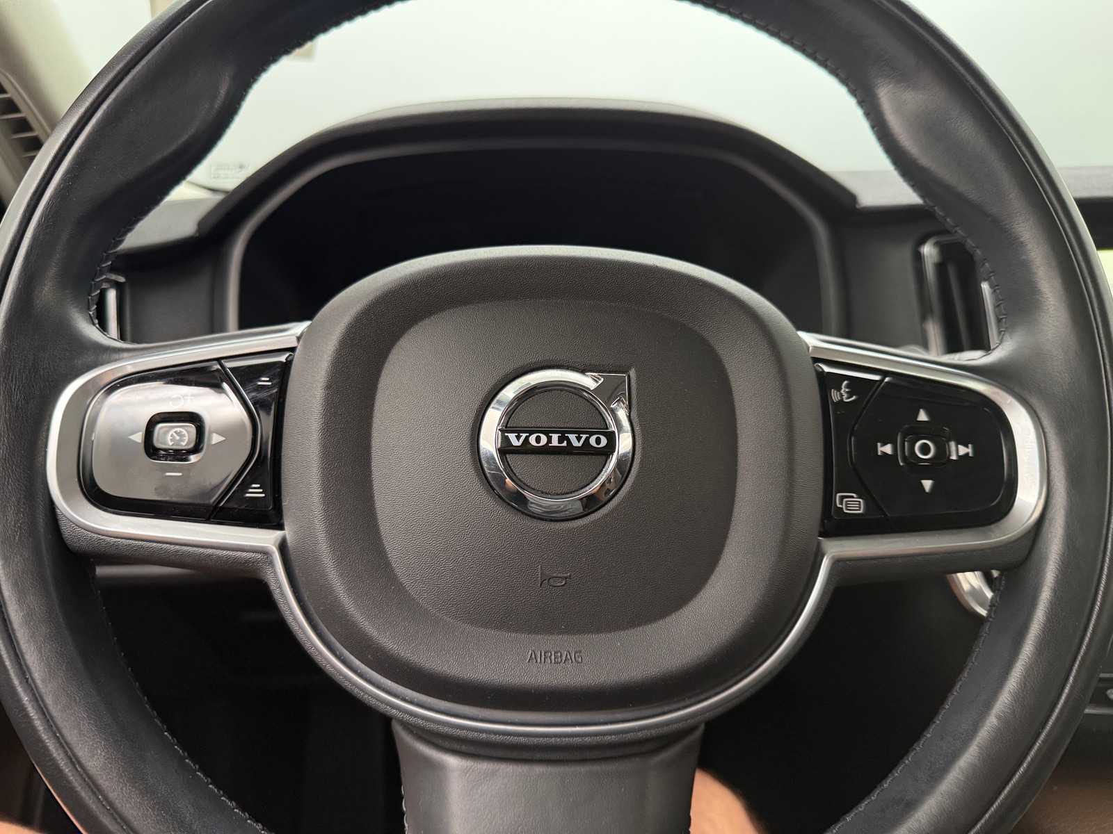 Thumbnail: 2018 Volvo S90 - 4