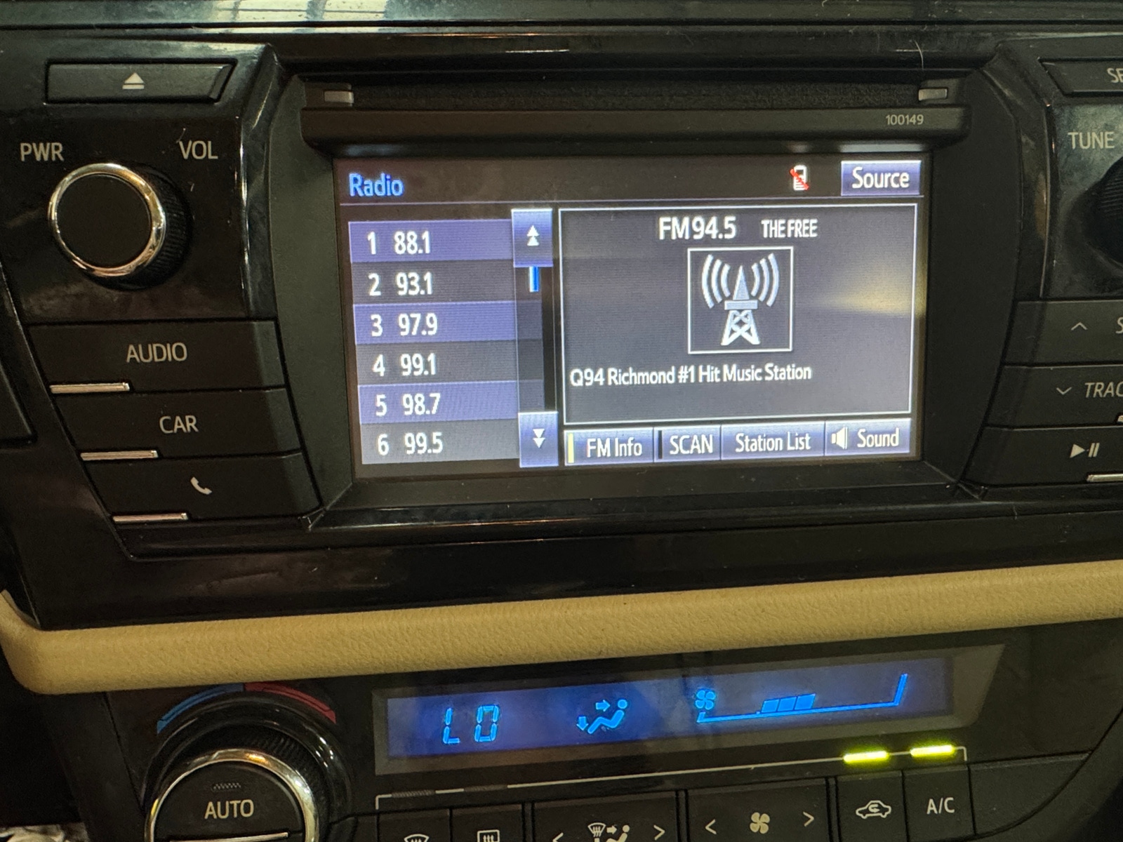 Thumbnail: 2015 Toyota Corolla - 4