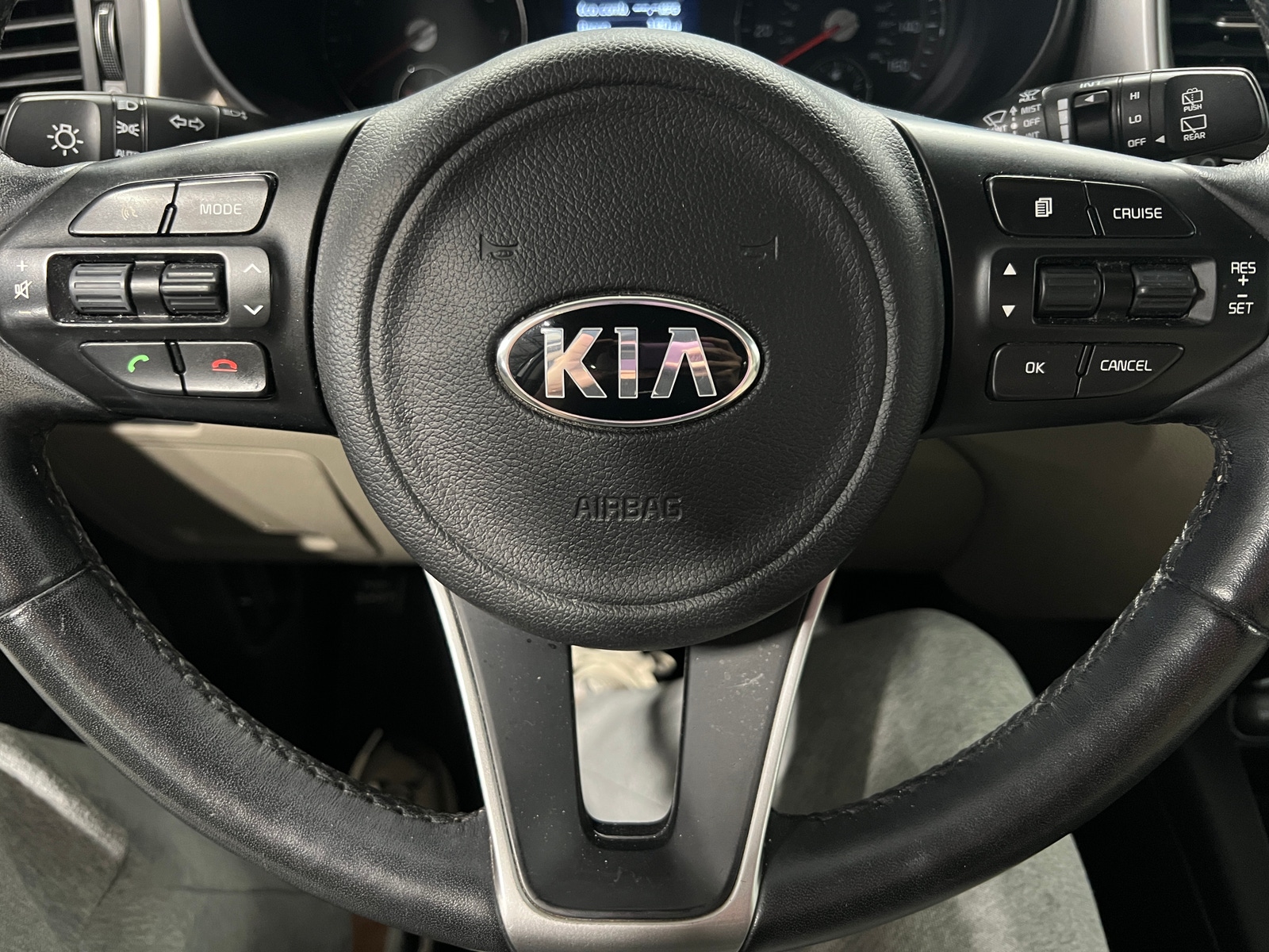 Thumbnail: 2017 Kia Sorento - 5
