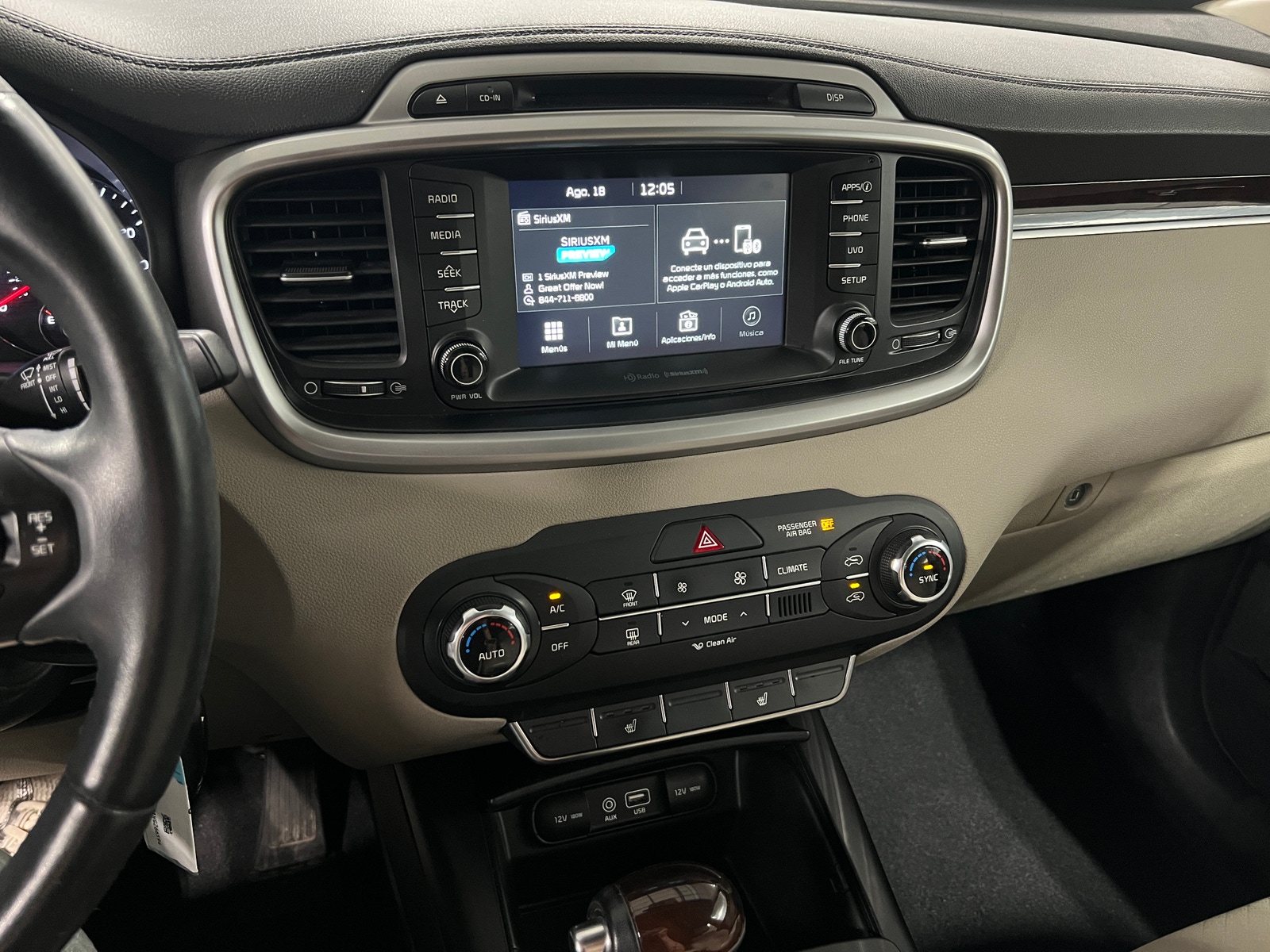 Thumbnail: 2017 Kia Sorento - 4