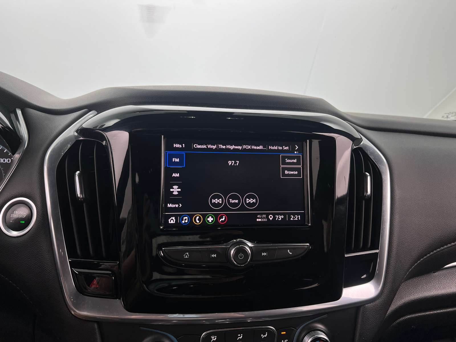 Thumbnail: 2022 Chevrolet Traverse - 4