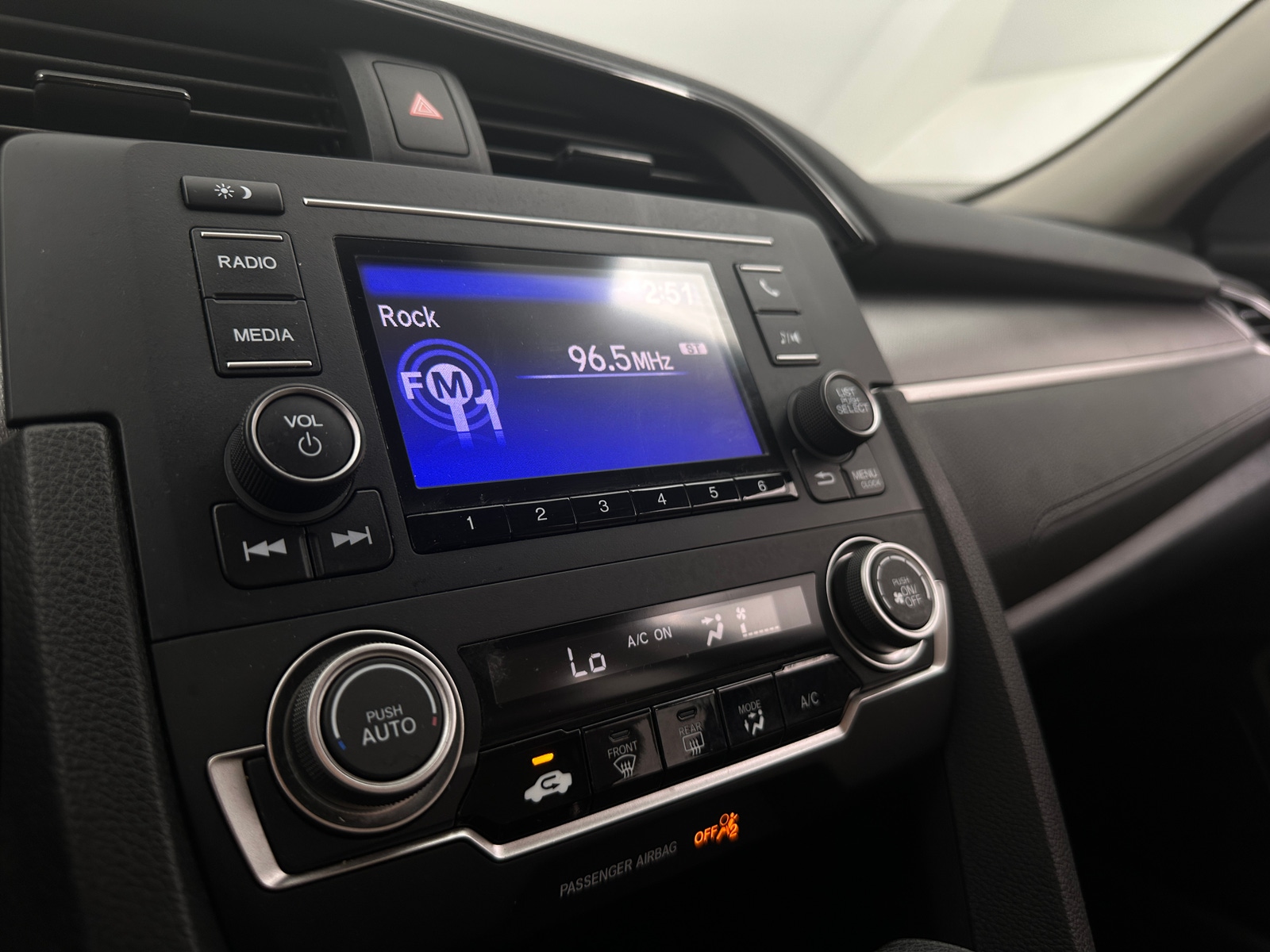 Thumbnail: 2016 Honda Civic - 4