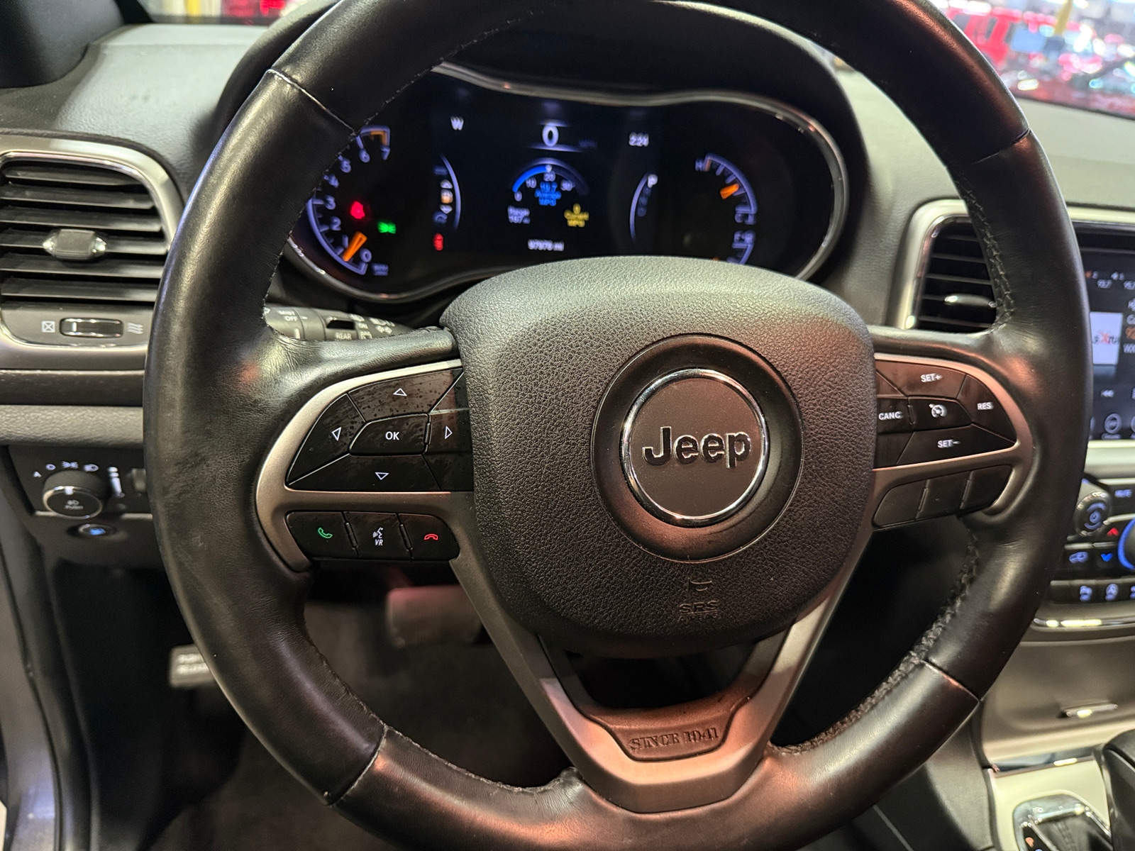 Thumbnail: 2018 Jeep Grand Cherokee - 4