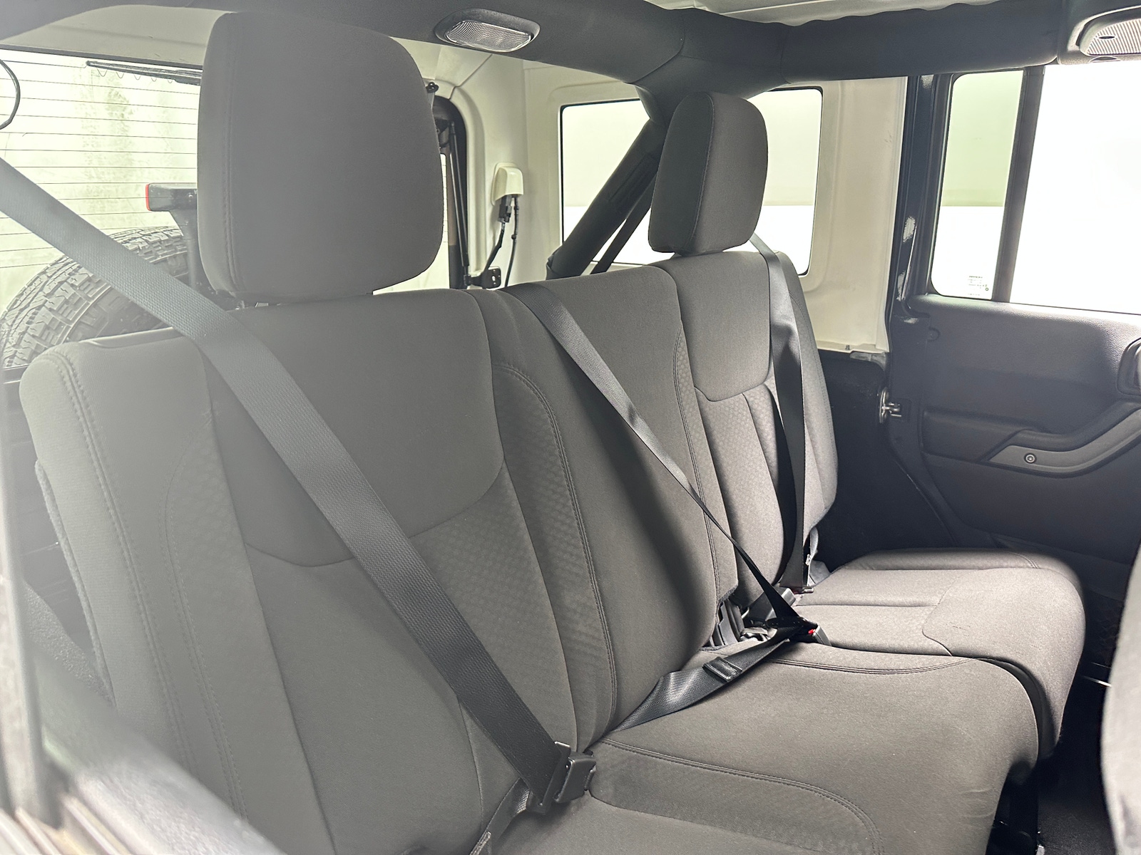 Thumbnail: 2016 Jeep Wrangler - 6