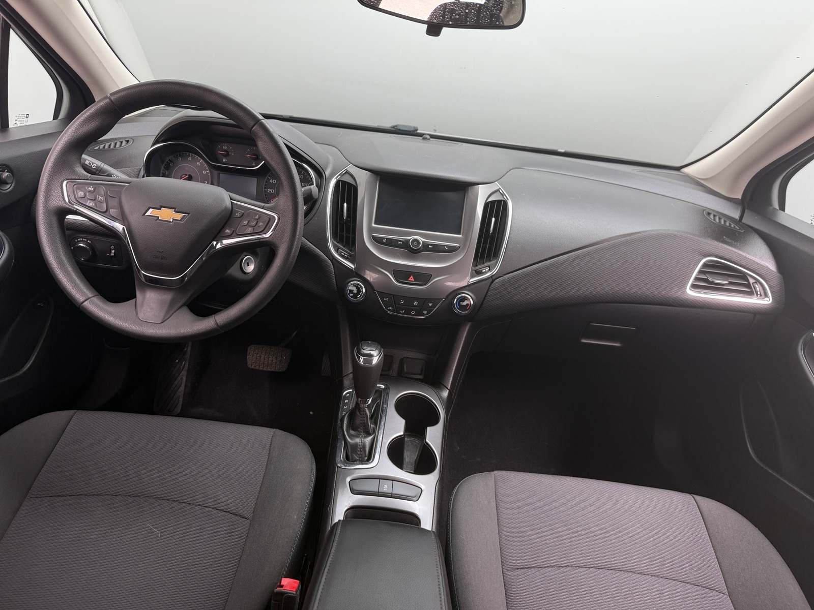Thumbnail: 2017 Chevrolet Cruze - 3