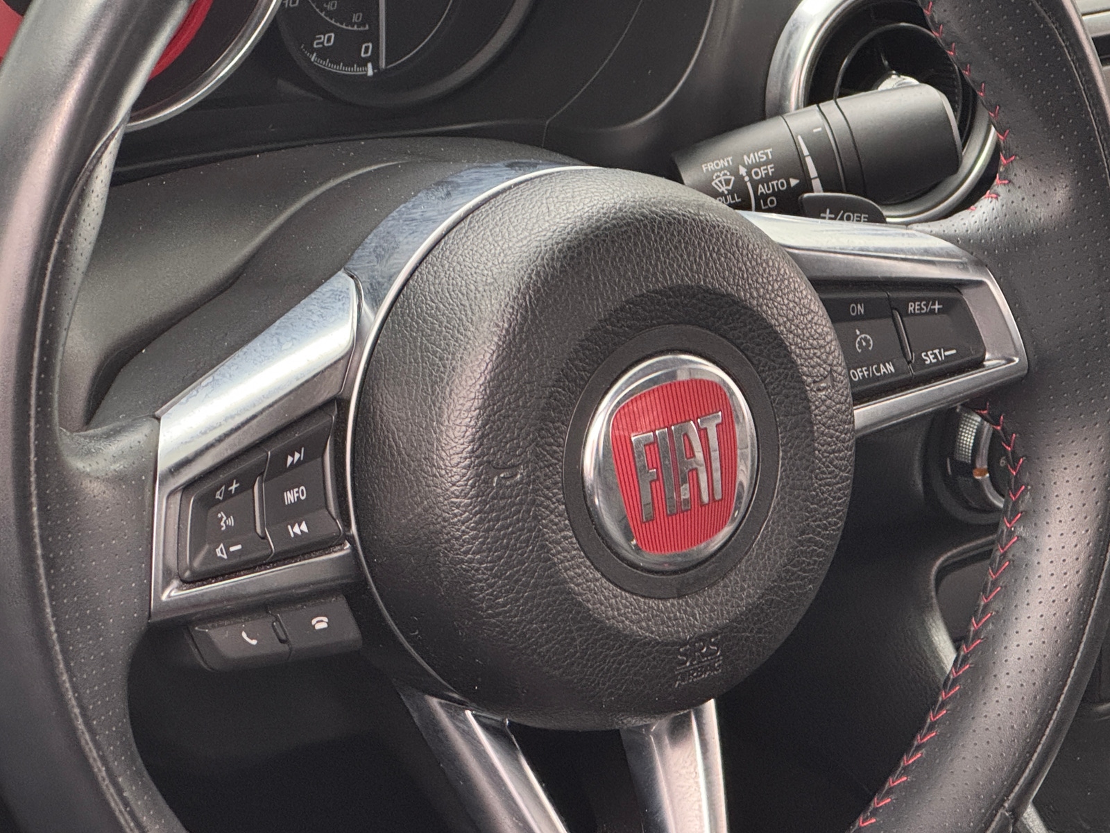 Thumbnail: 2017 Fiat 124 Spider - 3
