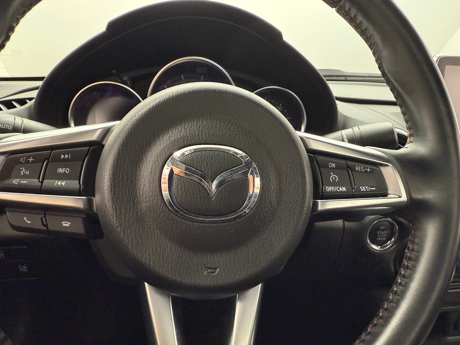 Thumbnail: 2016 Mazda MX-5 Miata - 4