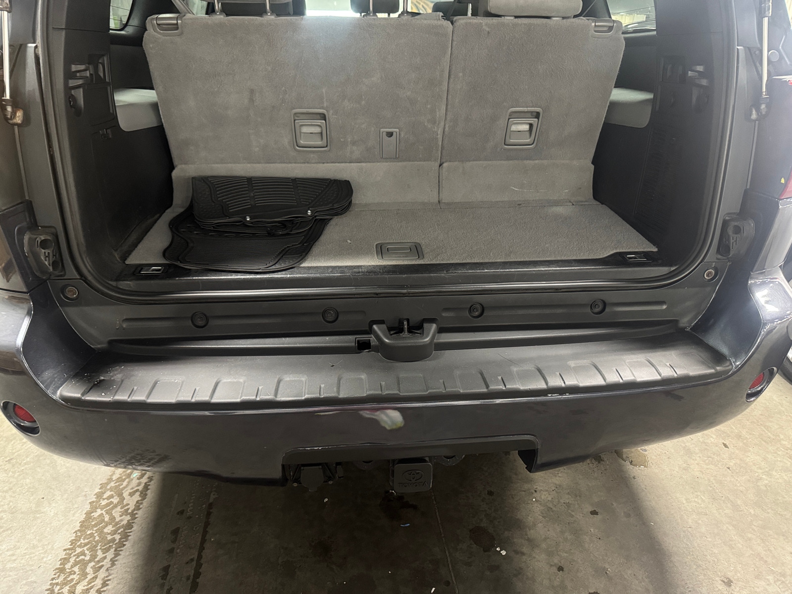 Thumbnail: 2010 Toyota Sequoia - 7