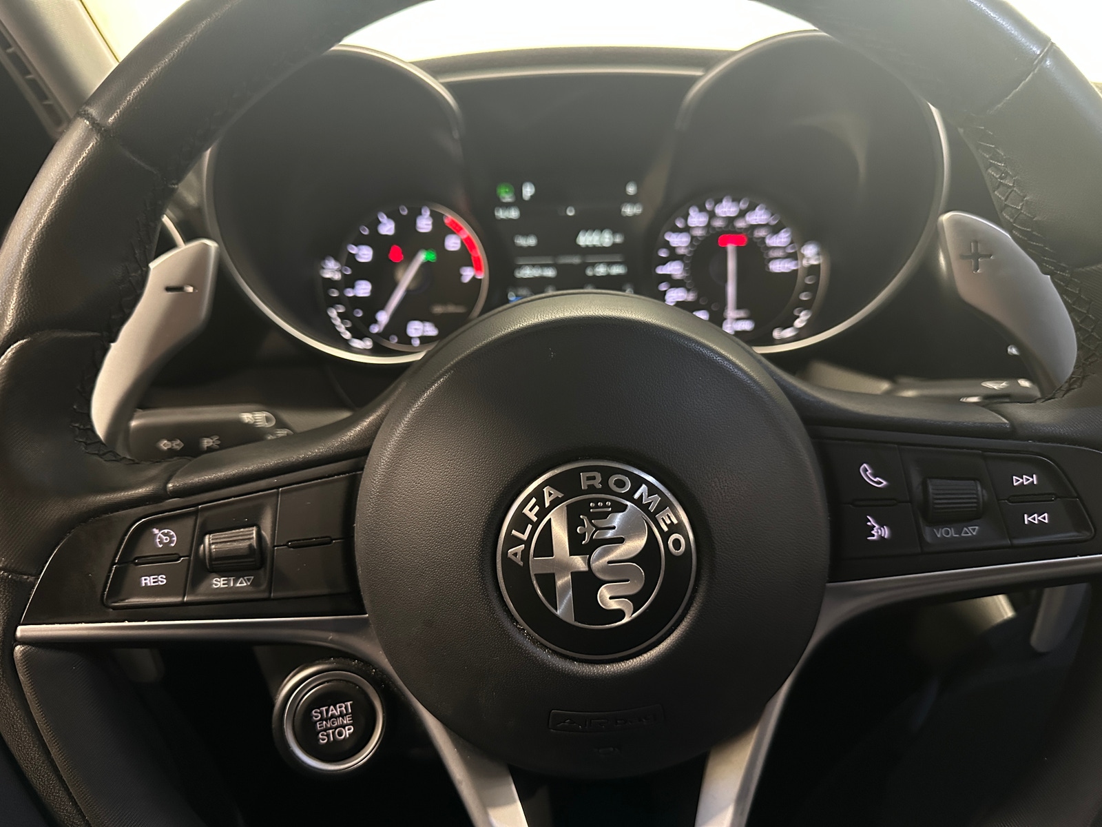 Thumbnail: 2018 Alfa Romeo Giulia - 4