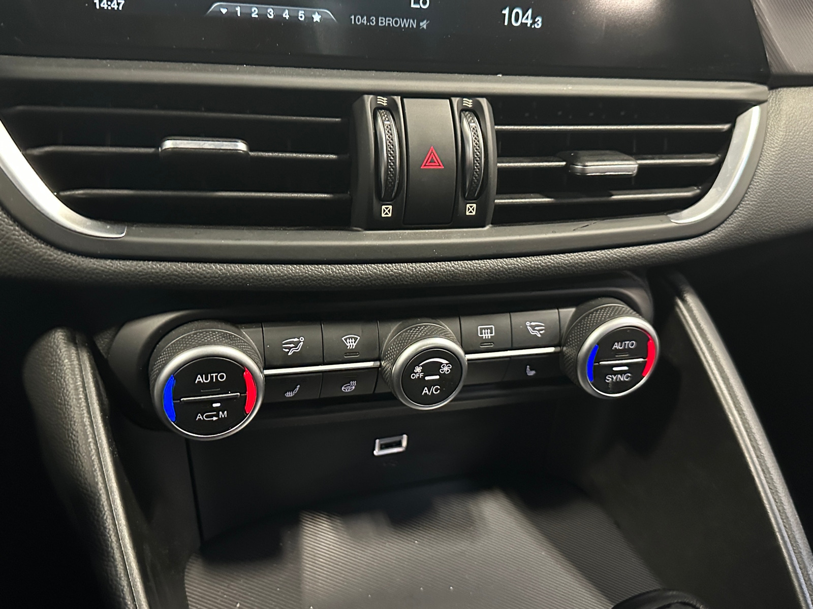 Thumbnail: 2018 Alfa Romeo Giulia - 3