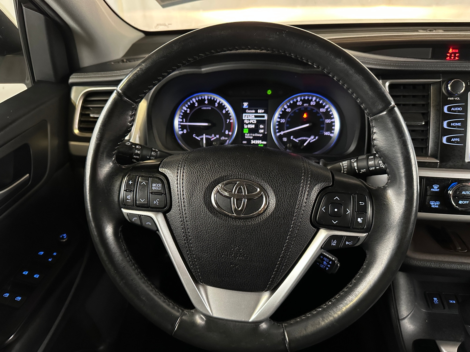 Thumbnail: 2019 Toyota Highlander - 4
