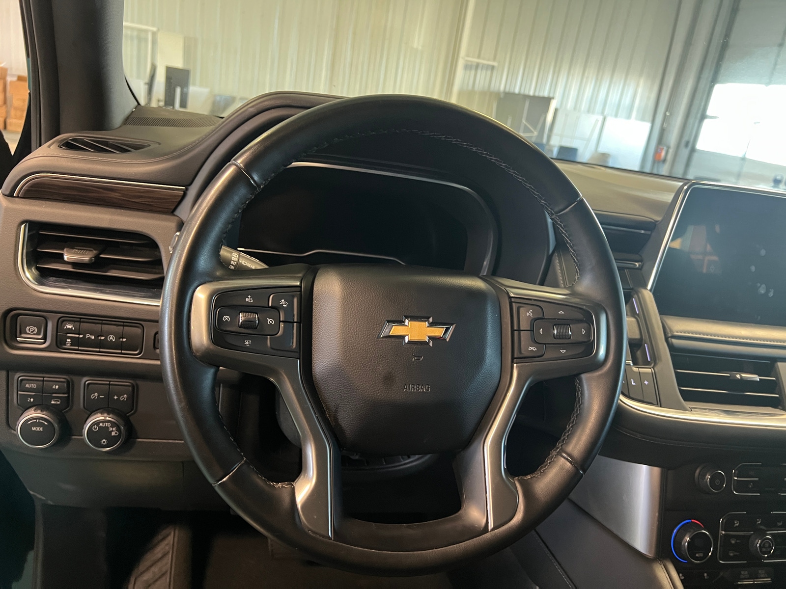 Thumbnail: 2023 Chevrolet Suburban - 4