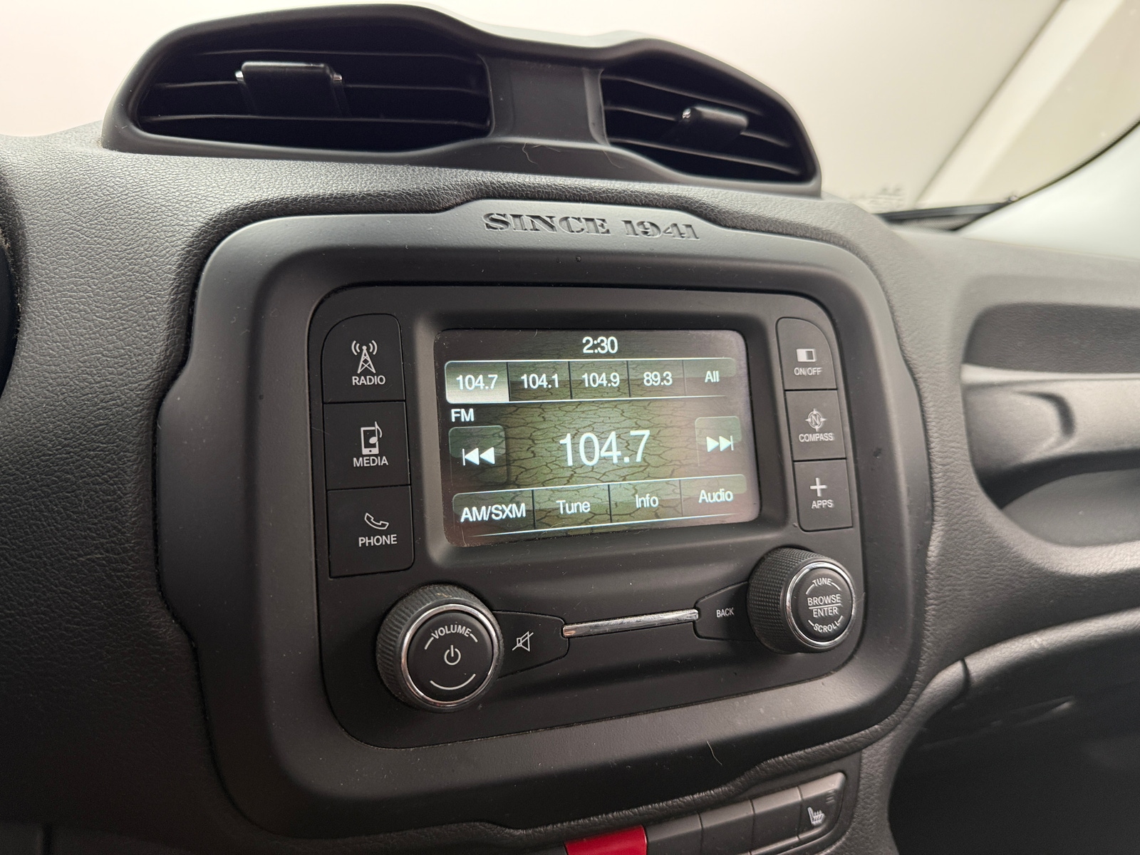 Thumbnail: 2017 Jeep Renegade - 3
