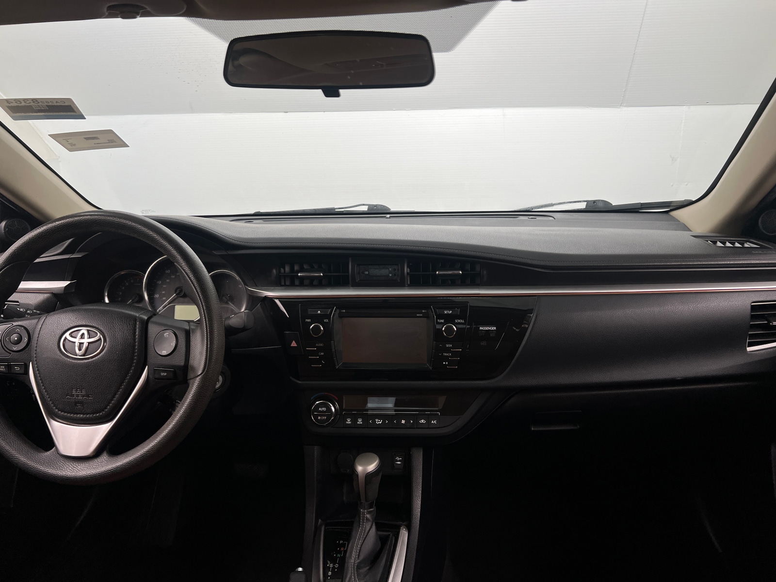 Thumbnail: 2015 Toyota Corolla - 3