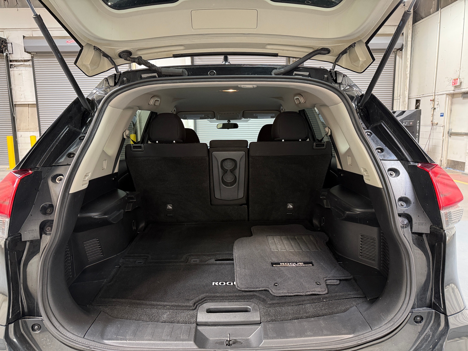 Thumbnail: 2017 Nissan Rogue - 7