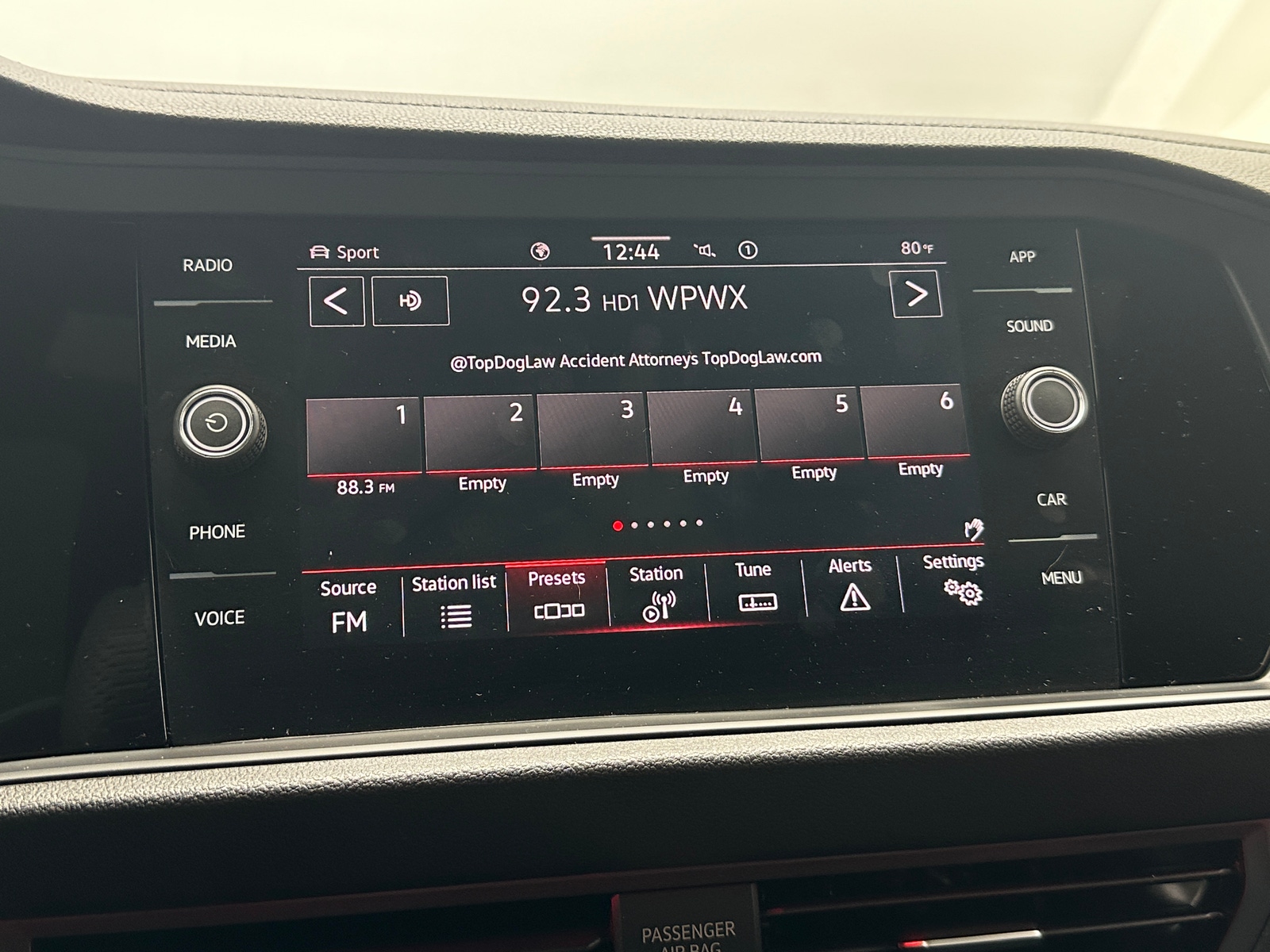 Thumbnail: 2024 Volkswagen Jetta - 3
