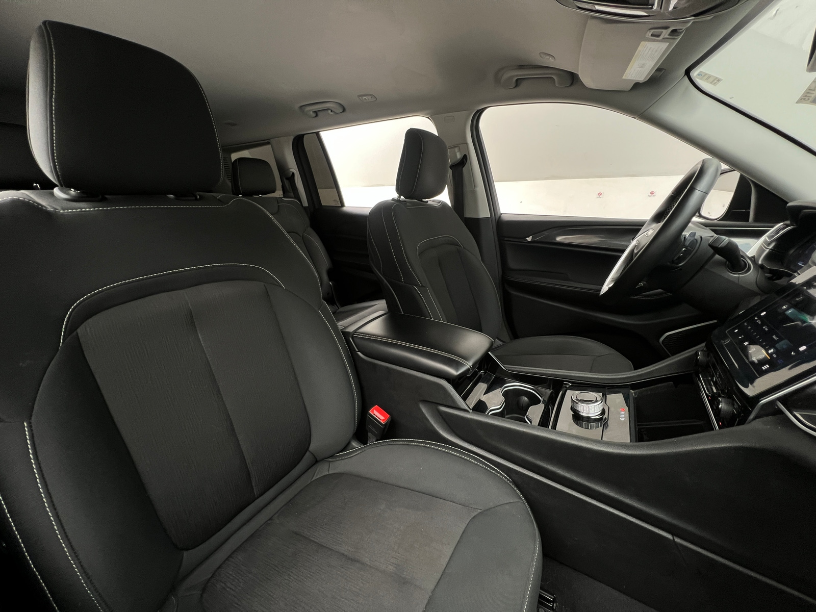 Thumbnail: 2022 Jeep Grand Cherokee L - 2