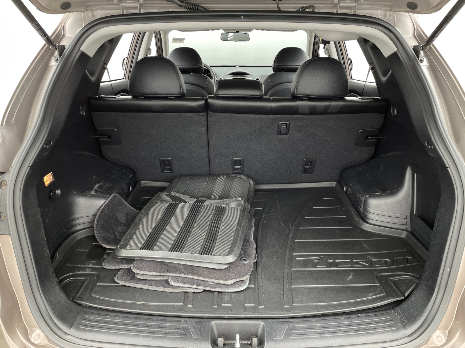 Thumbnail: 2011 Hyundai Tucson - 6