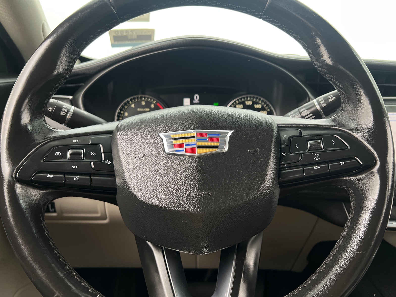 Thumbnail: 2019 Cadillac XT4 - 4