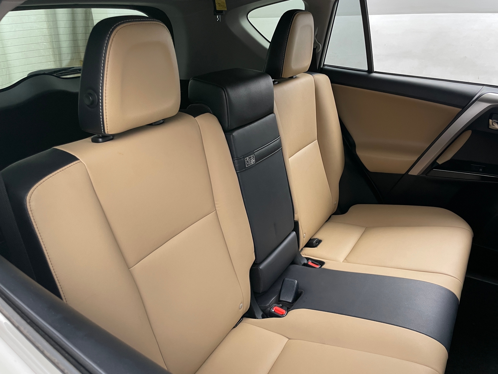 Thumbnail: 2018 Toyota RAV4 - 5