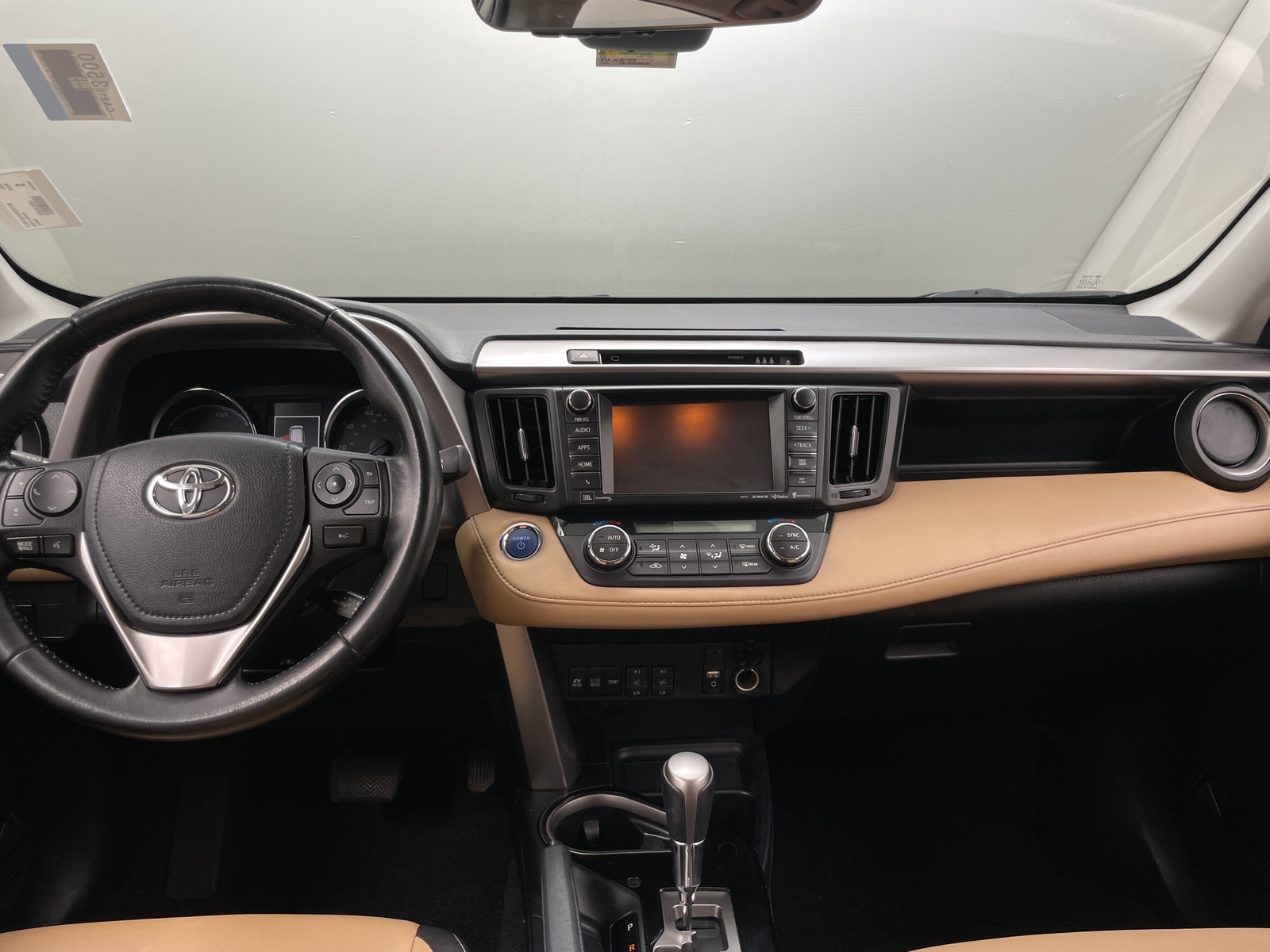 Thumbnail: 2018 Toyota RAV4 - 2