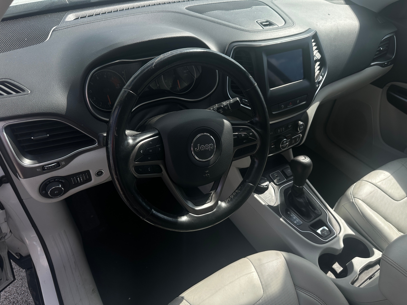 Thumbnail: 2020 Jeep Cherokee - 2