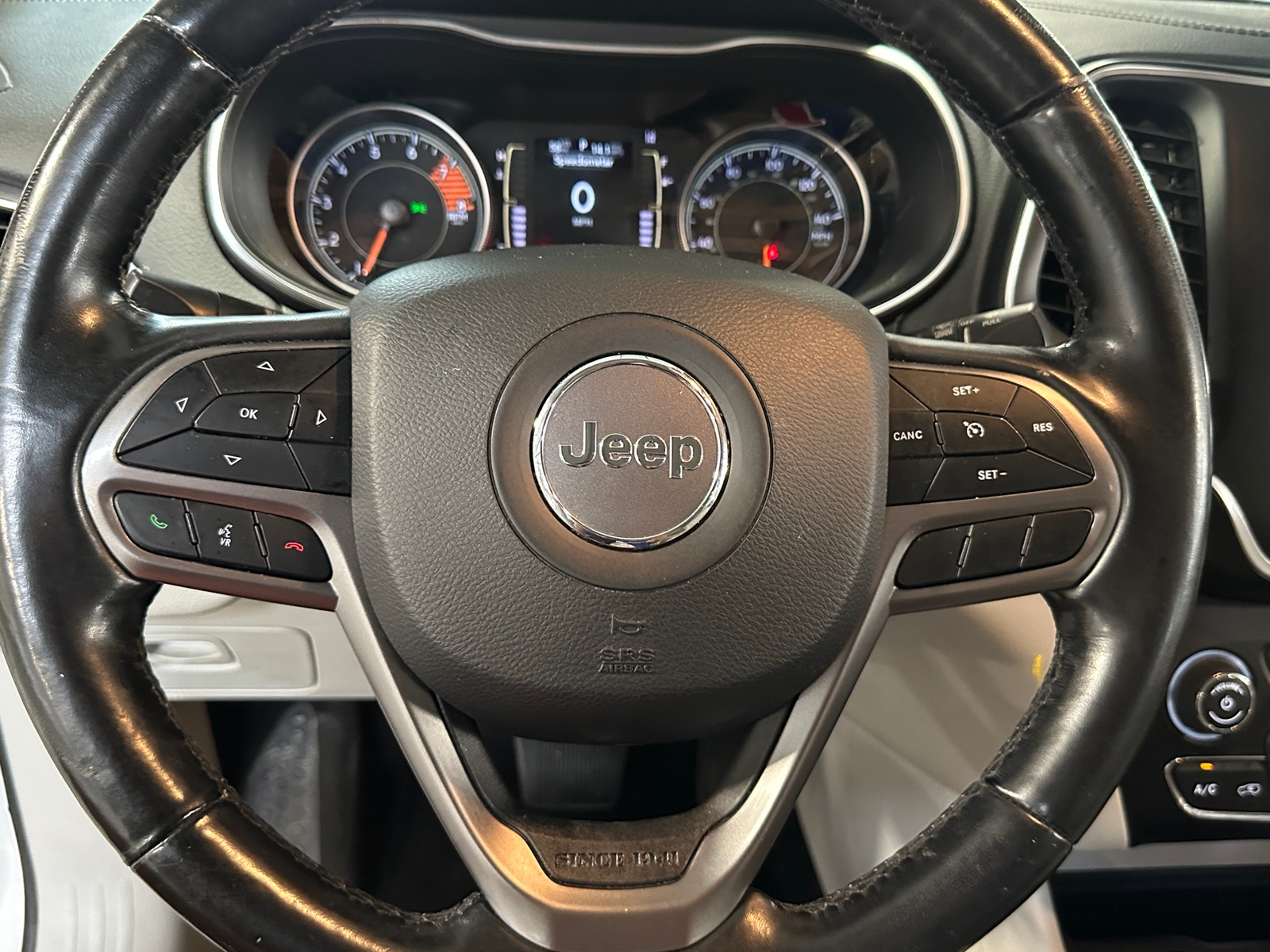 Thumbnail: 2020 Jeep Cherokee - 4