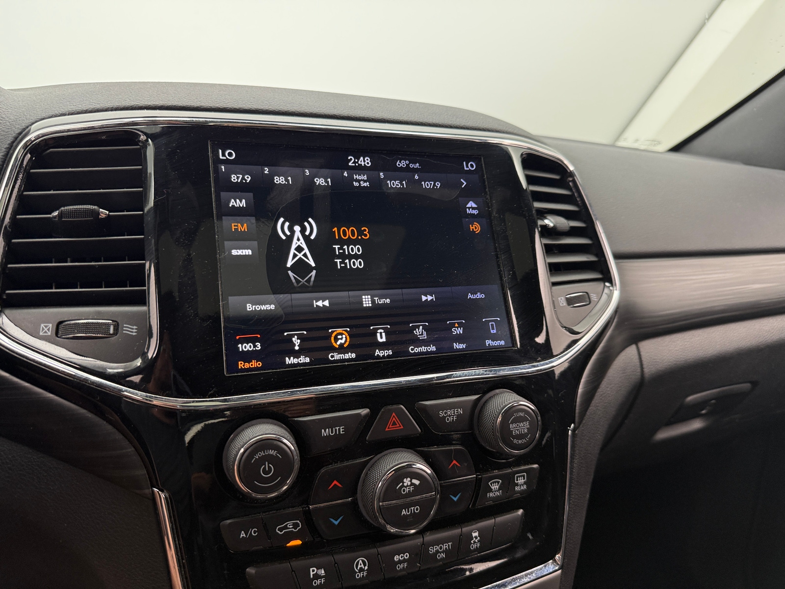 Thumbnail: 2019 Jeep Grand Cherokee - 3