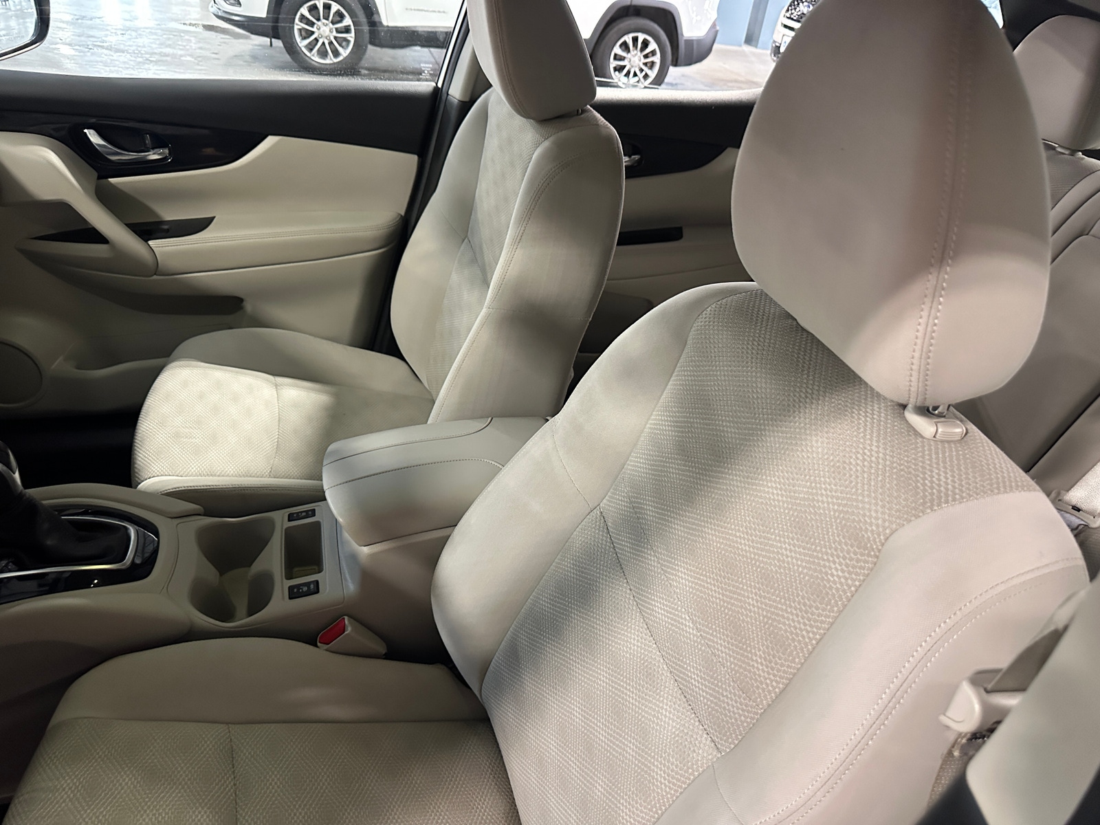 Thumbnail: 2018 Nissan Rogue Sport - 2