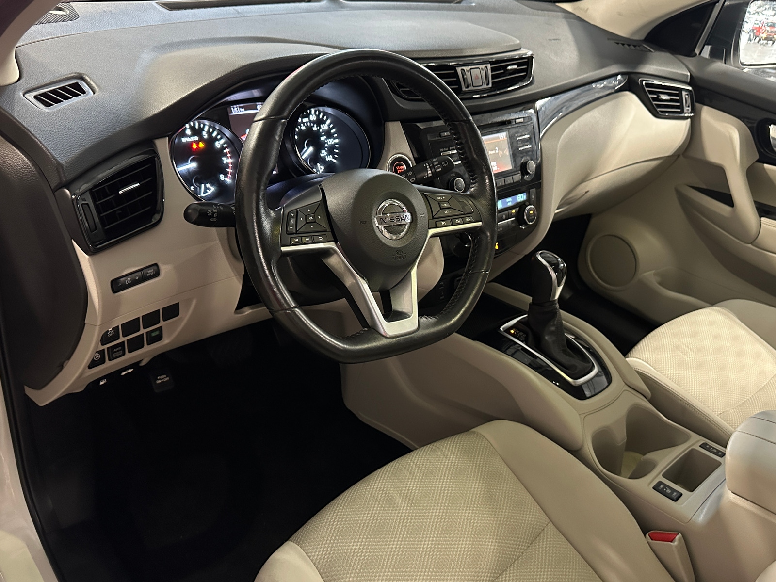 Thumbnail: 2018 Nissan Rogue Sport - 3