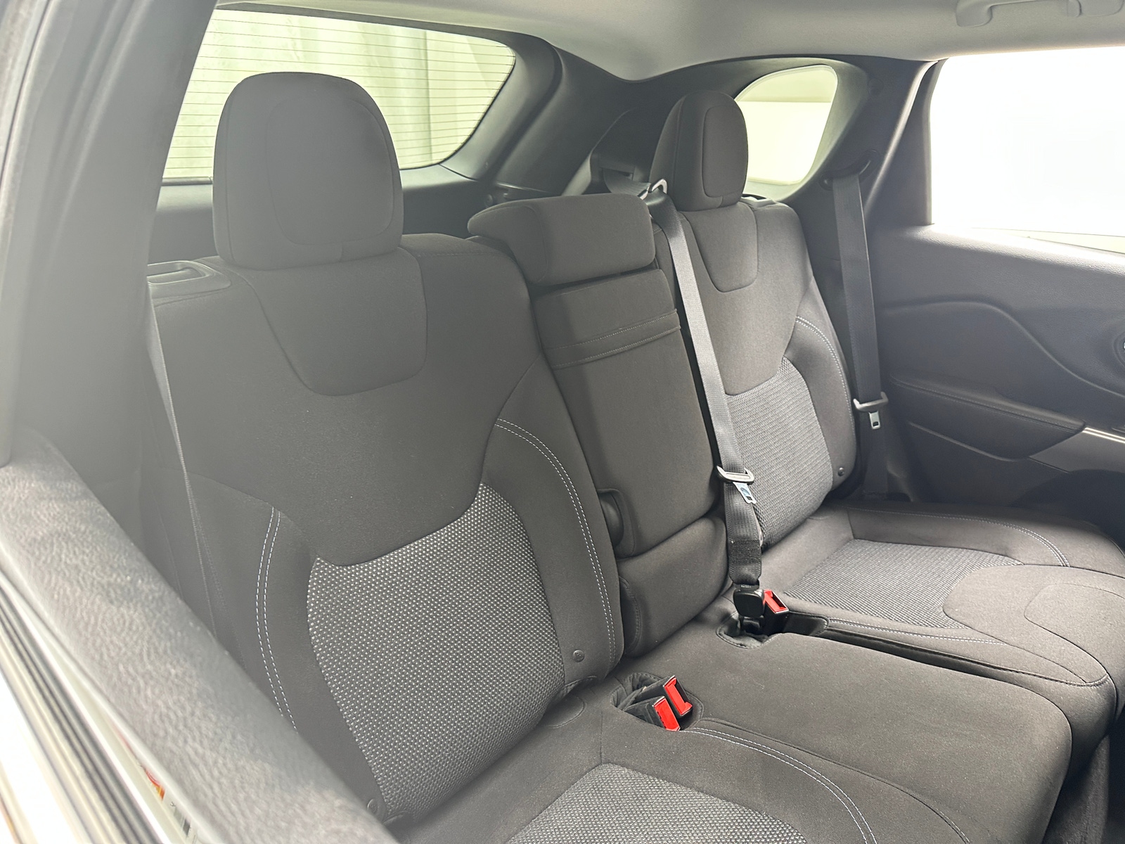 Thumbnail: 2019 Jeep Cherokee - 6