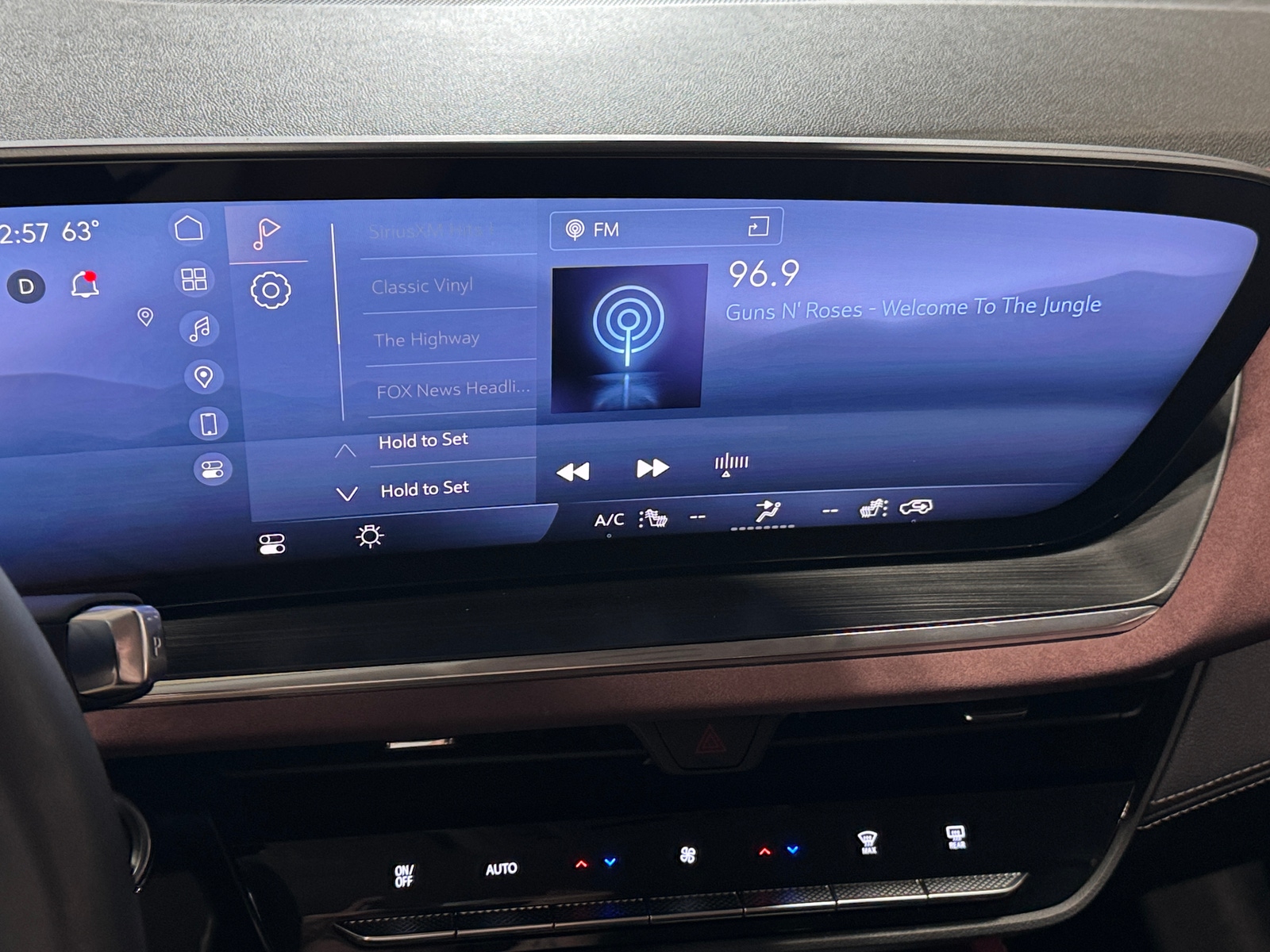 Thumbnail: 2025 Buick Envision - 3