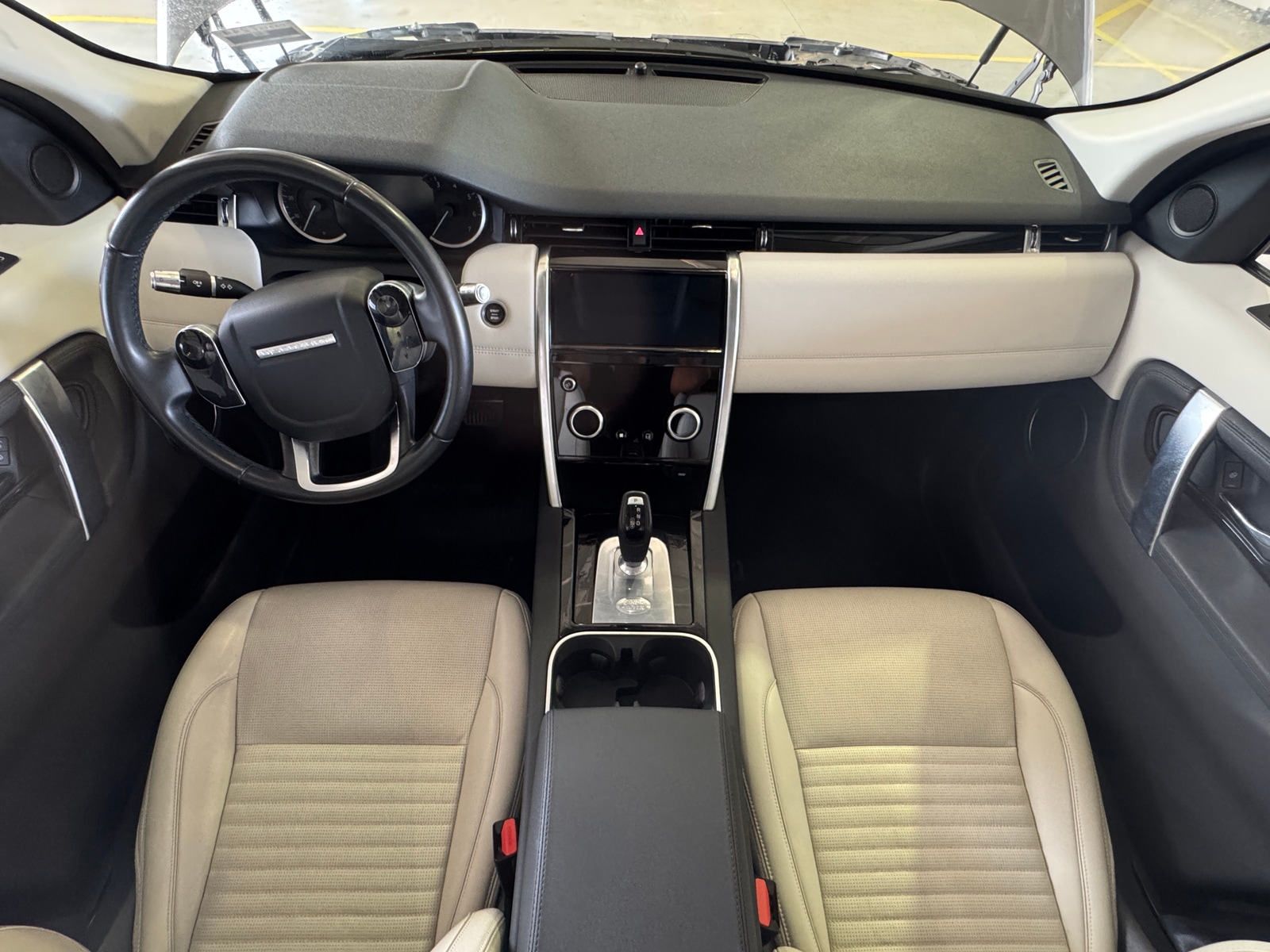 Thumbnail: 2020 Land Rover Discovery Sport - 2