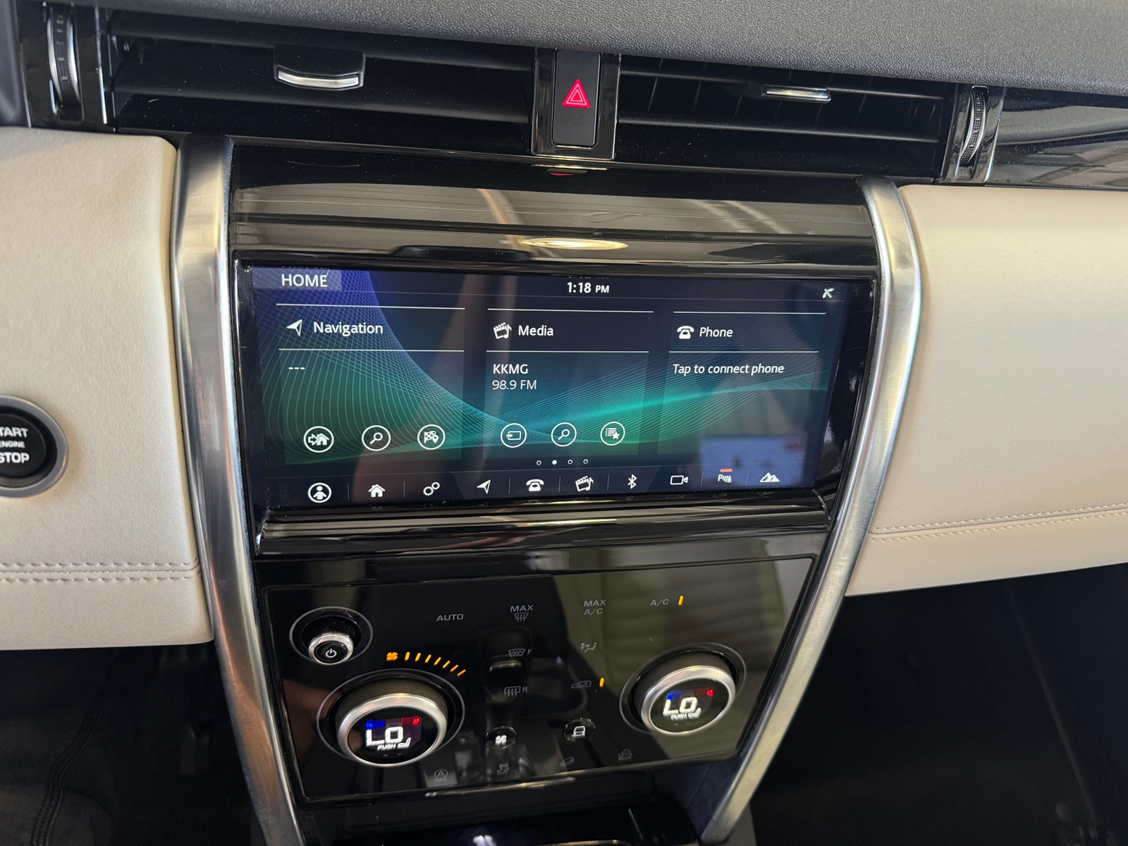 Thumbnail: 2020 Land Rover Discovery Sport - 3