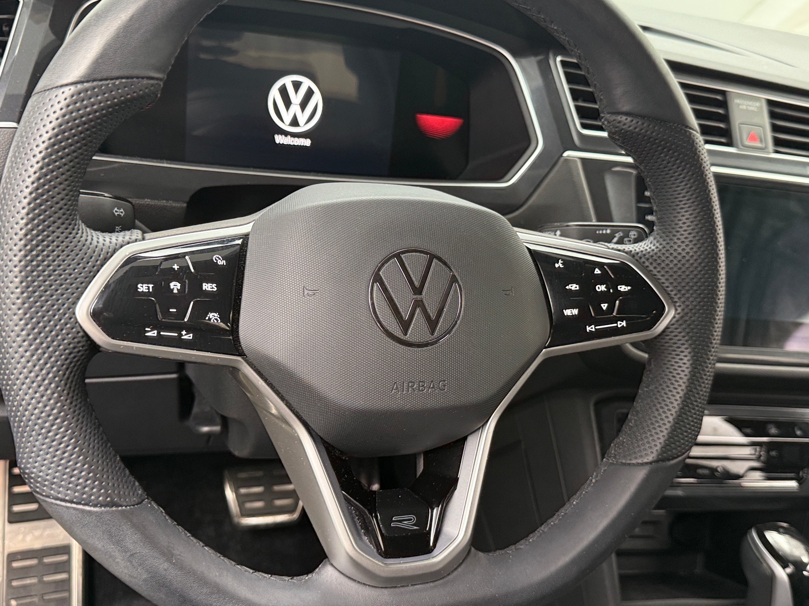 Thumbnail: 2024 Volkswagen Tiguan - 4